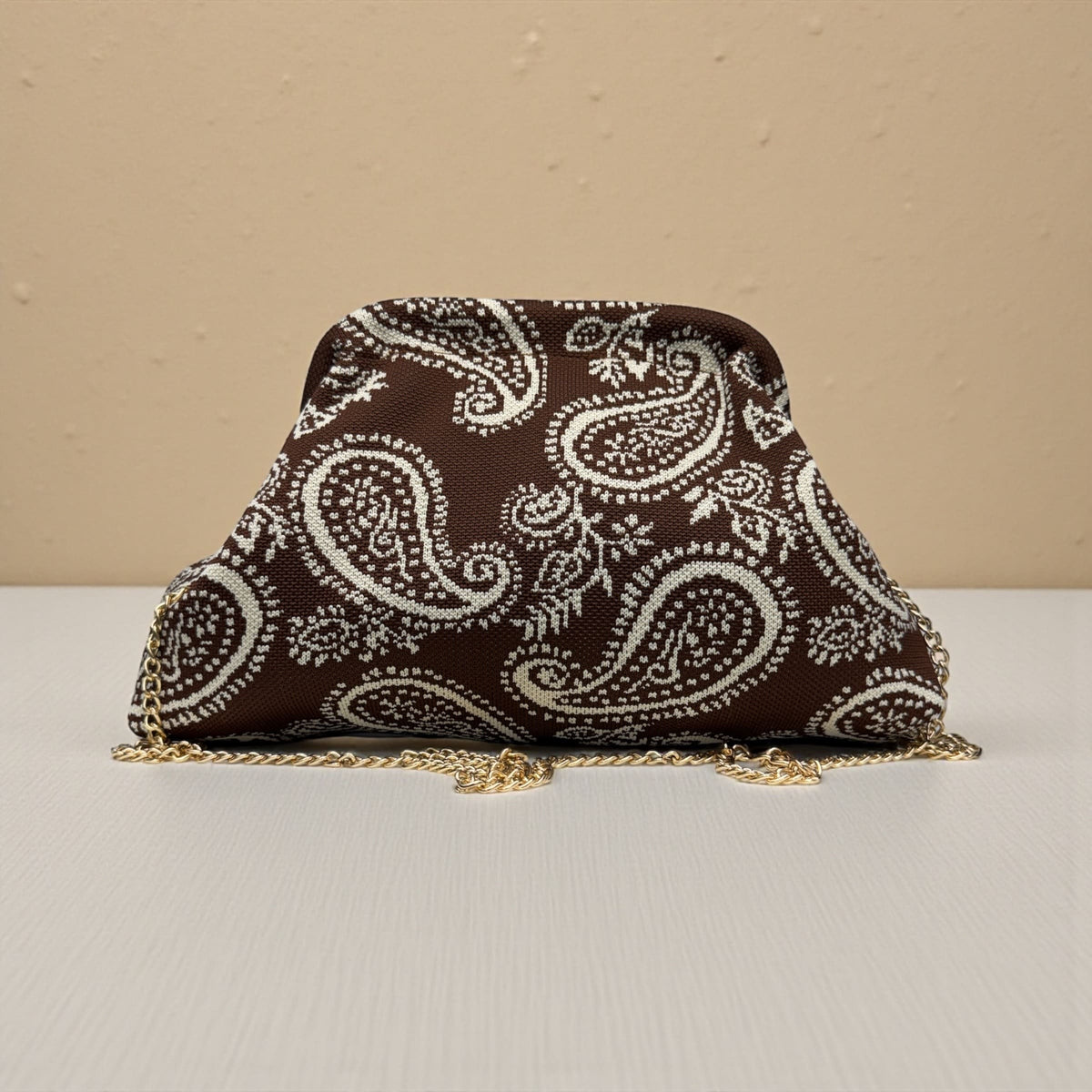 Borsa Clutch "Cloud" Soft-Knit con Apertura a Scatto e Tracolla Gold