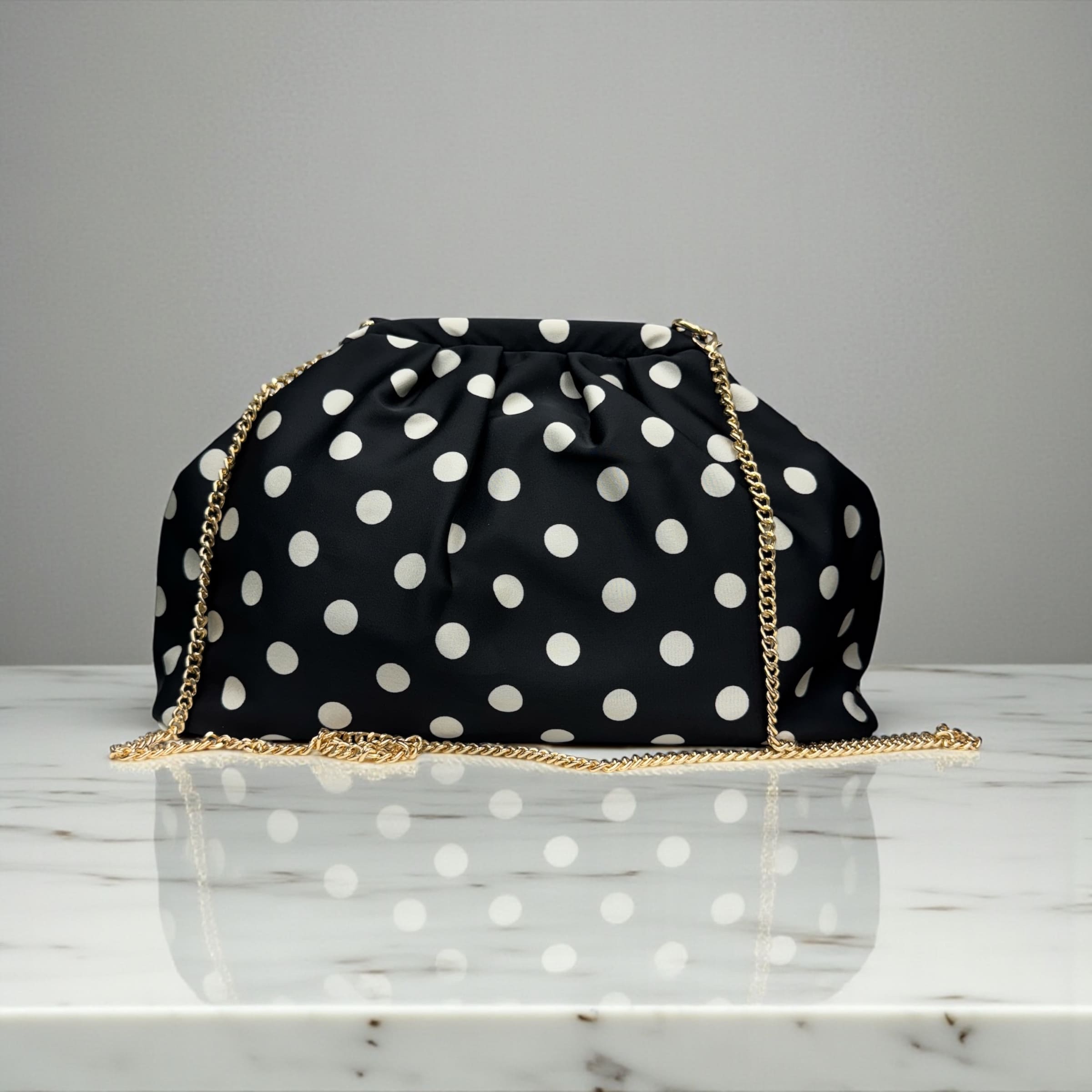 Borsa Clutch Donna in Tessuto Rasato con Tracolla a Catena