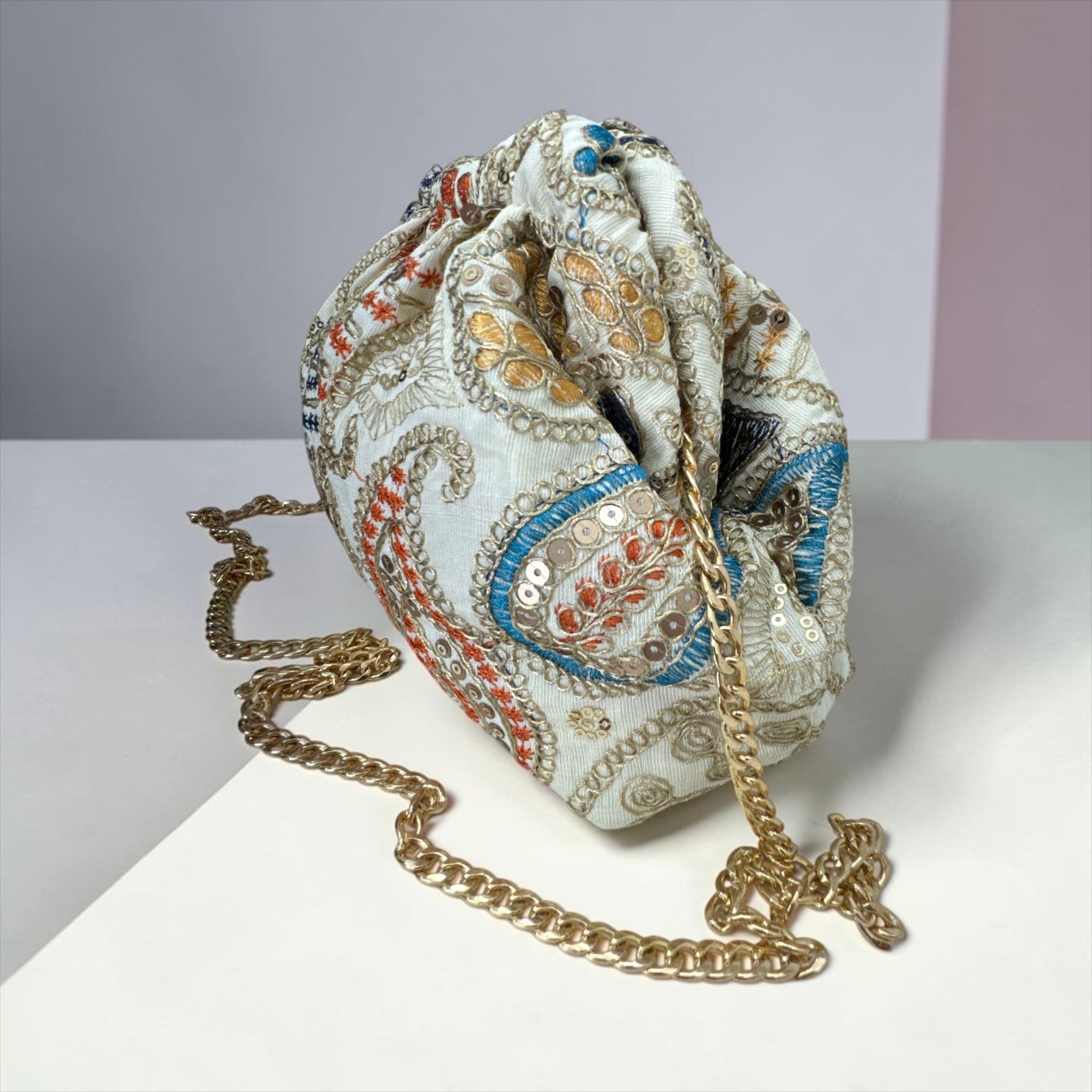 Borsa Clutch Elegante Ricamata con Paillettes e Tracolla a Catena