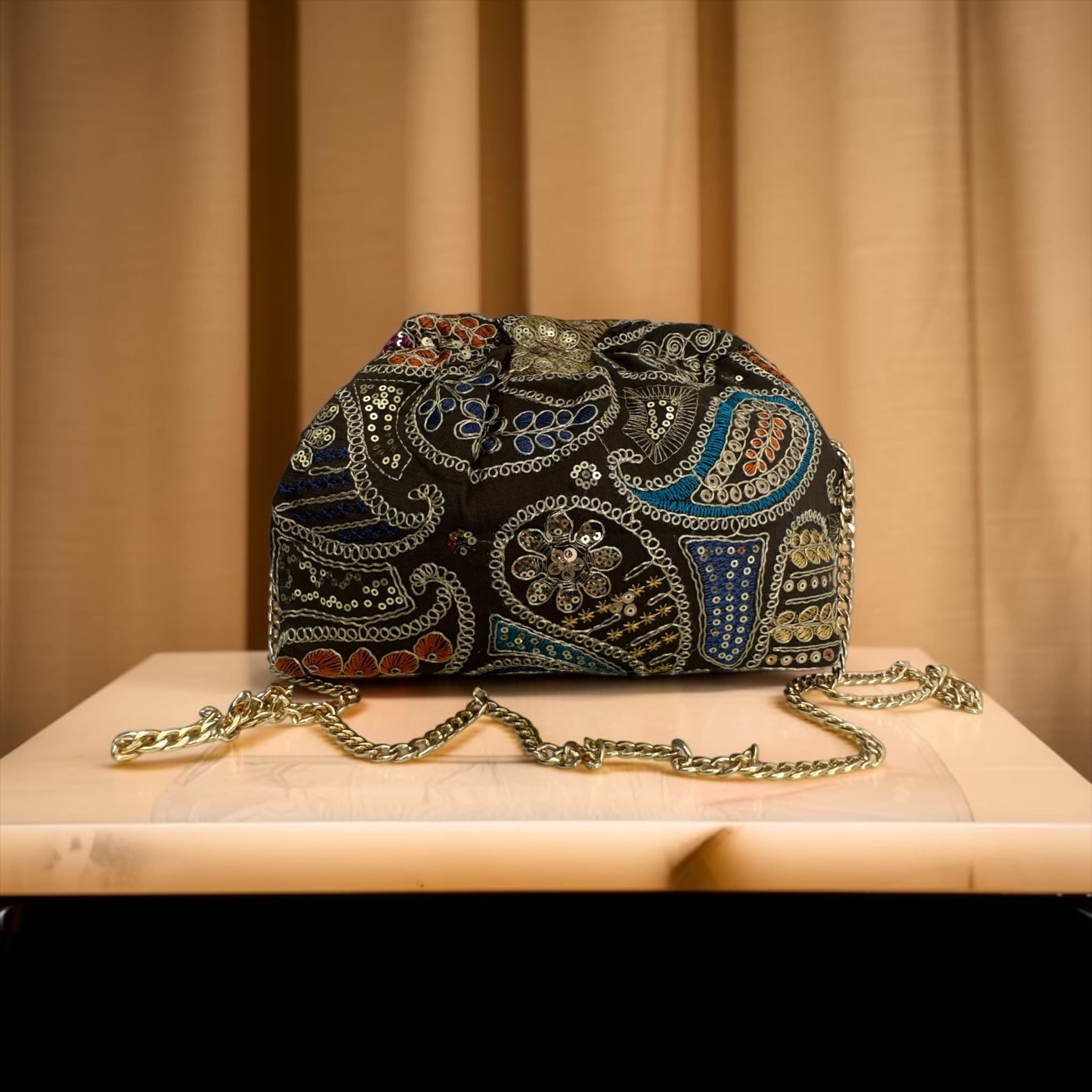 Borsa Clutch Elegante Ricamata con Paillettes e Tracolla a Catena