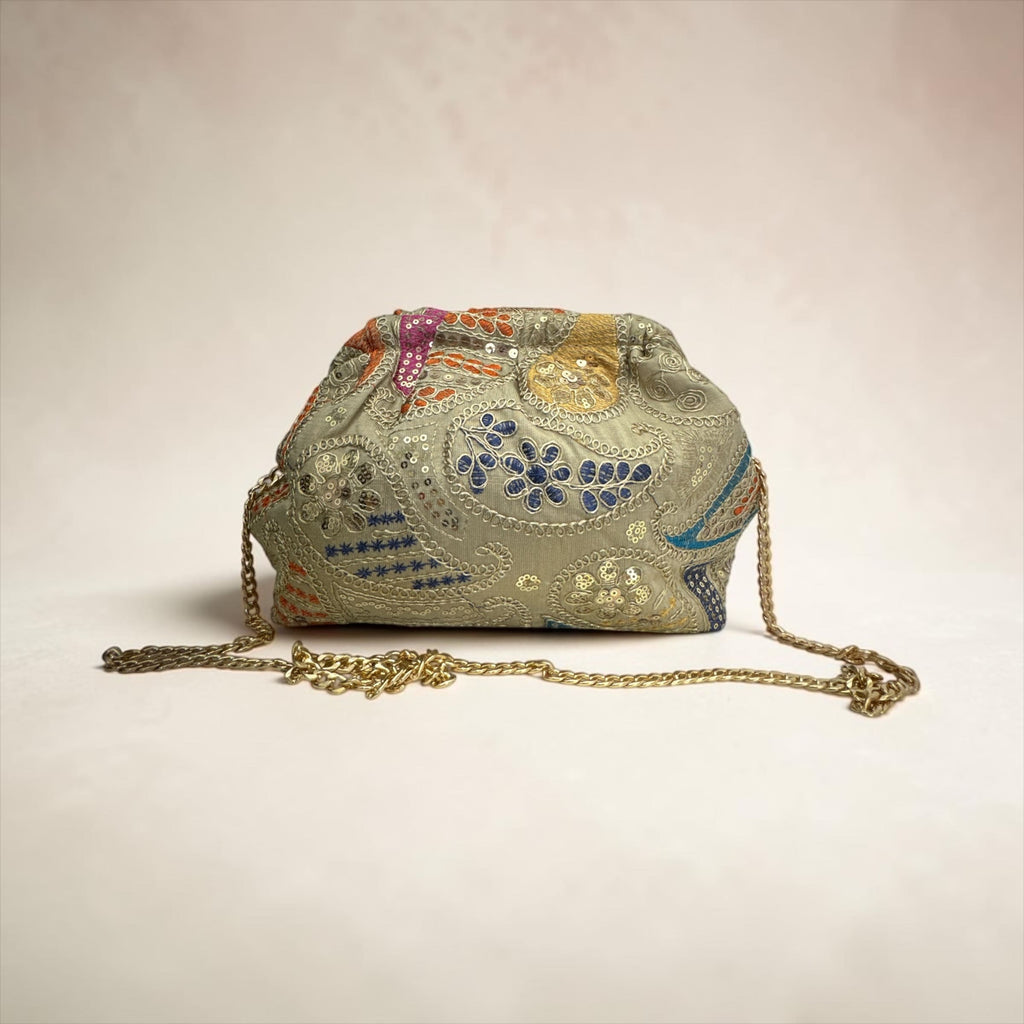 Borsa Clutch Elegante Ricamata con Paillettes e Tracolla a Catena