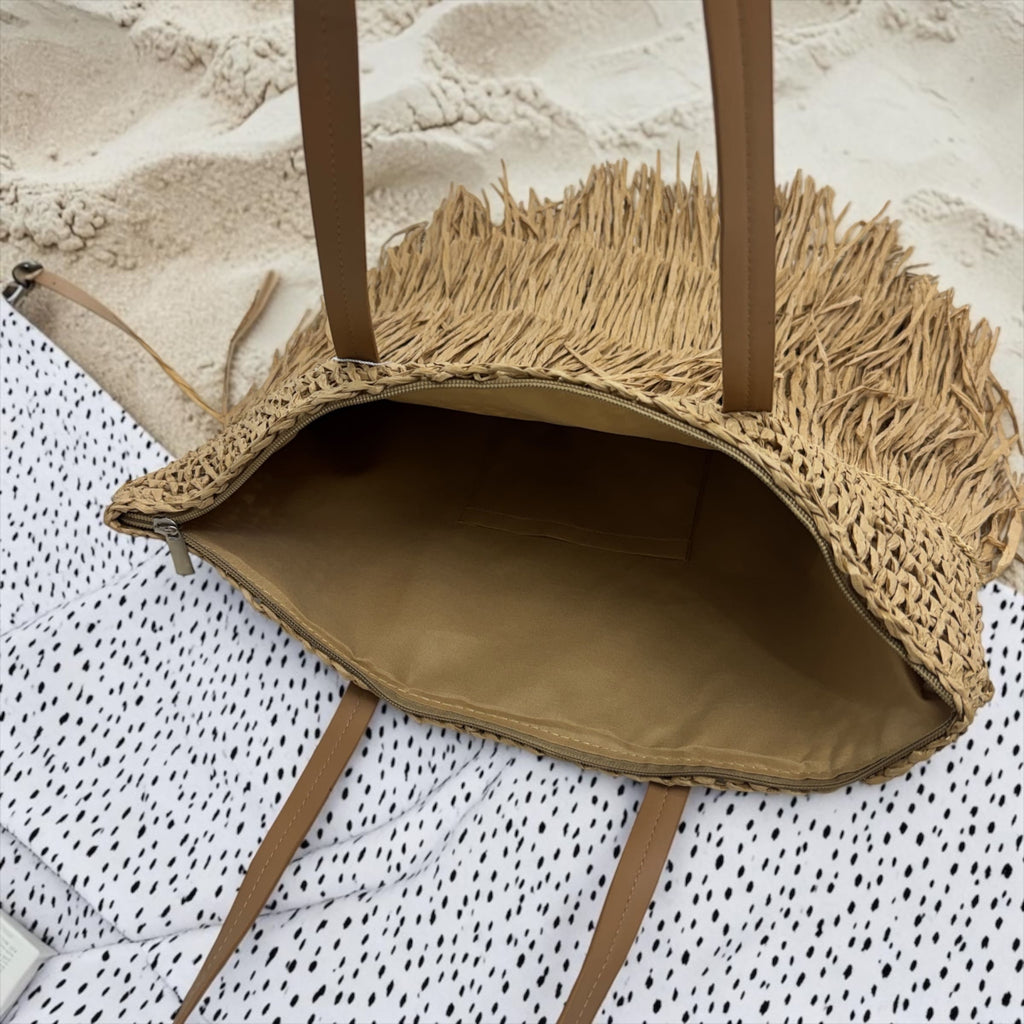Borsa con frange in Rafia Intrecciata: Eleganza Boho-Chic per la Tua Estate