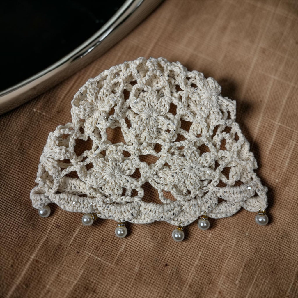 Cuffia a Uncinetto da Donna con Ricamo  | Berretto Crochet Fatto a Mano
