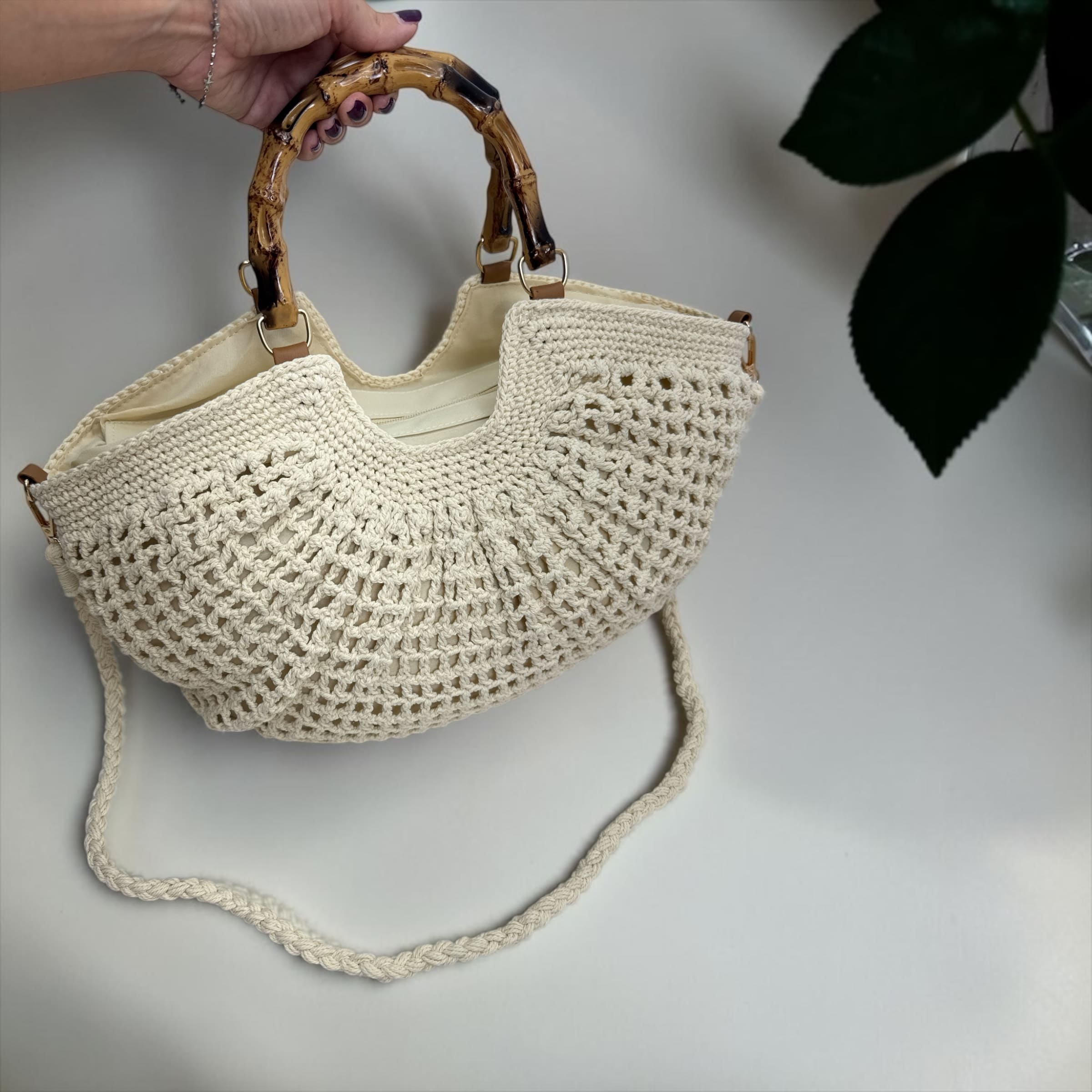 Borsa a Mezzaluna ad Uncinetto con Manico effetto Bambù - Tracolla Rimovibile