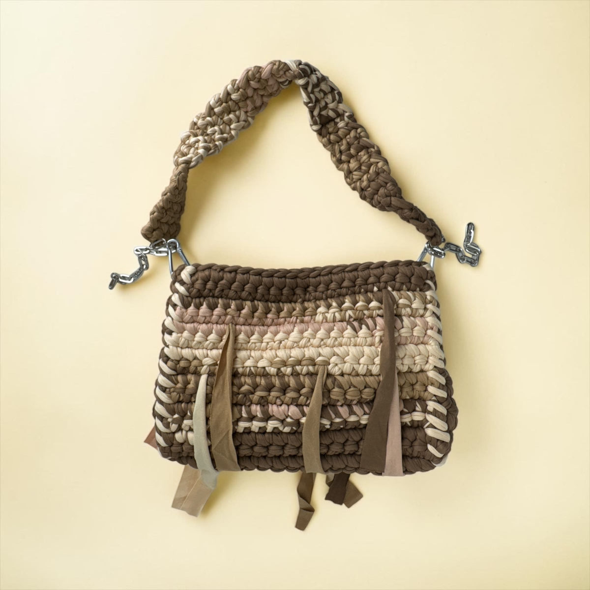 Borsa a Spalla in Fettuccia ad Uncinetto – Chic & Trendy