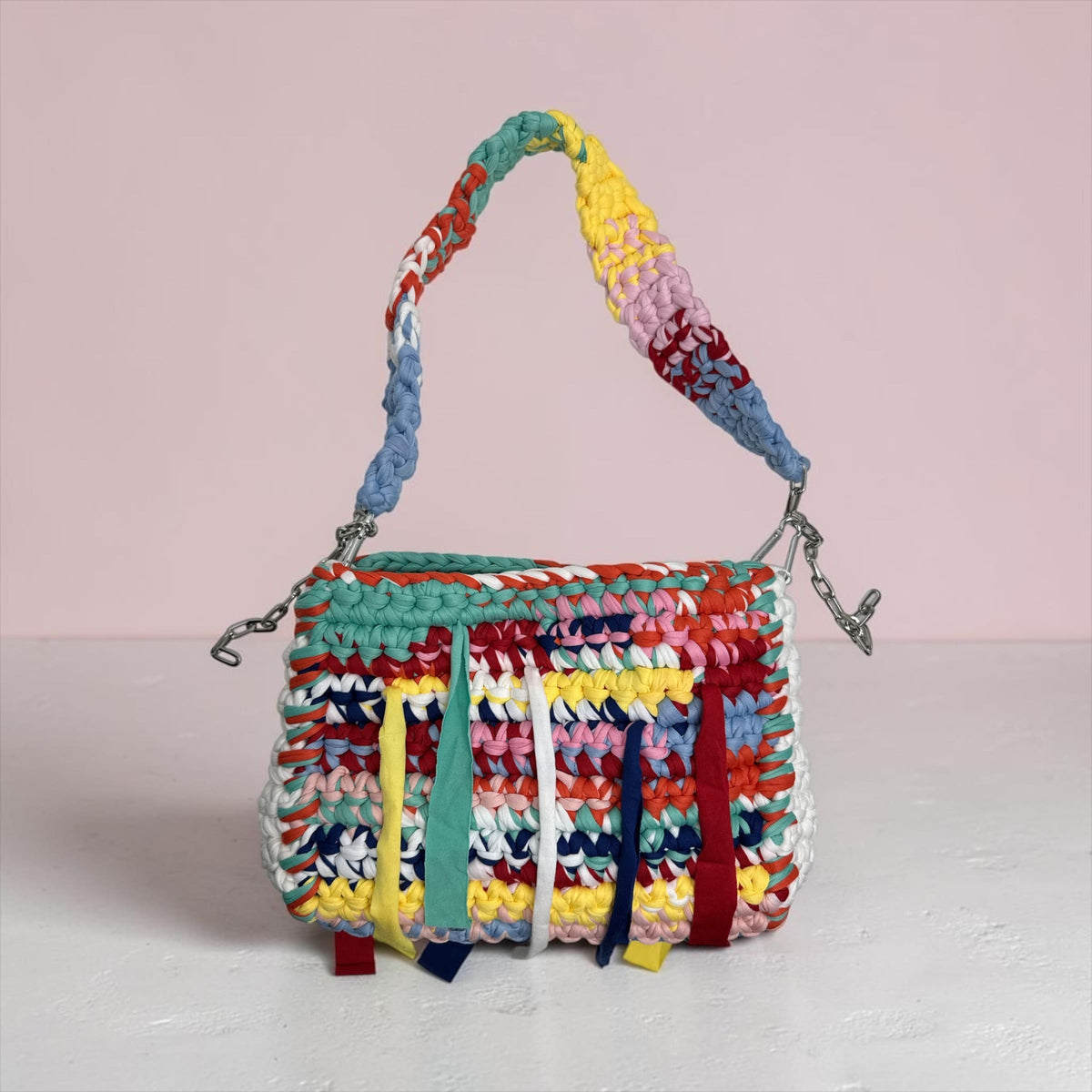 Borsa a Spalla in Fettuccia ad Uncinetto – Chic & Trendy
