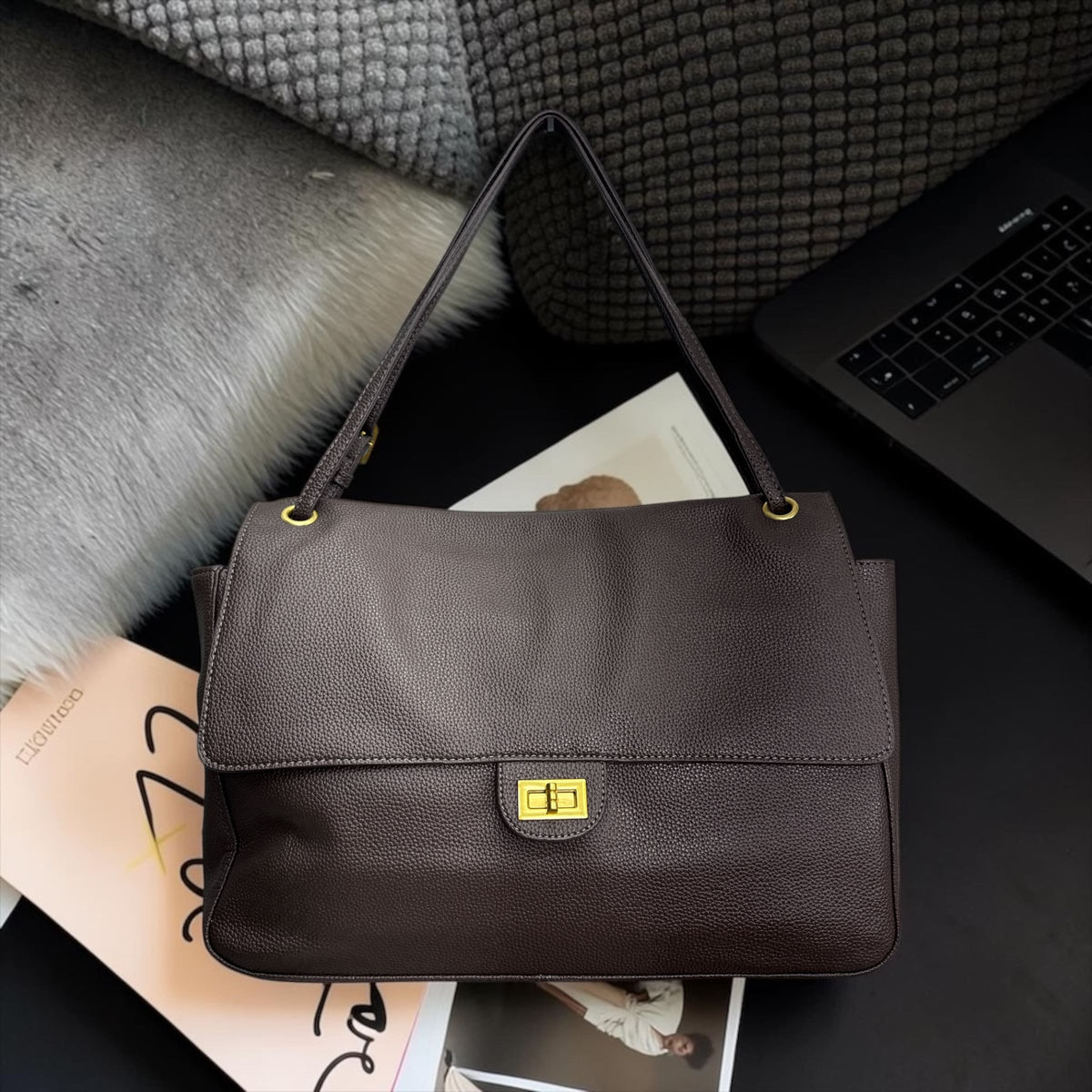 Borsa Rodeo Bag in simil Pelle Martellata con Tracolla Regolabile