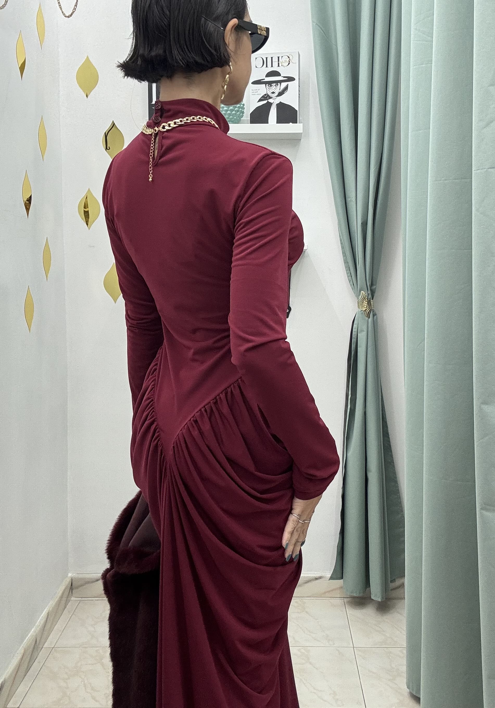 Abito Lungo Drappeggiato BORDEAUX – Eleganza Senza Tempo