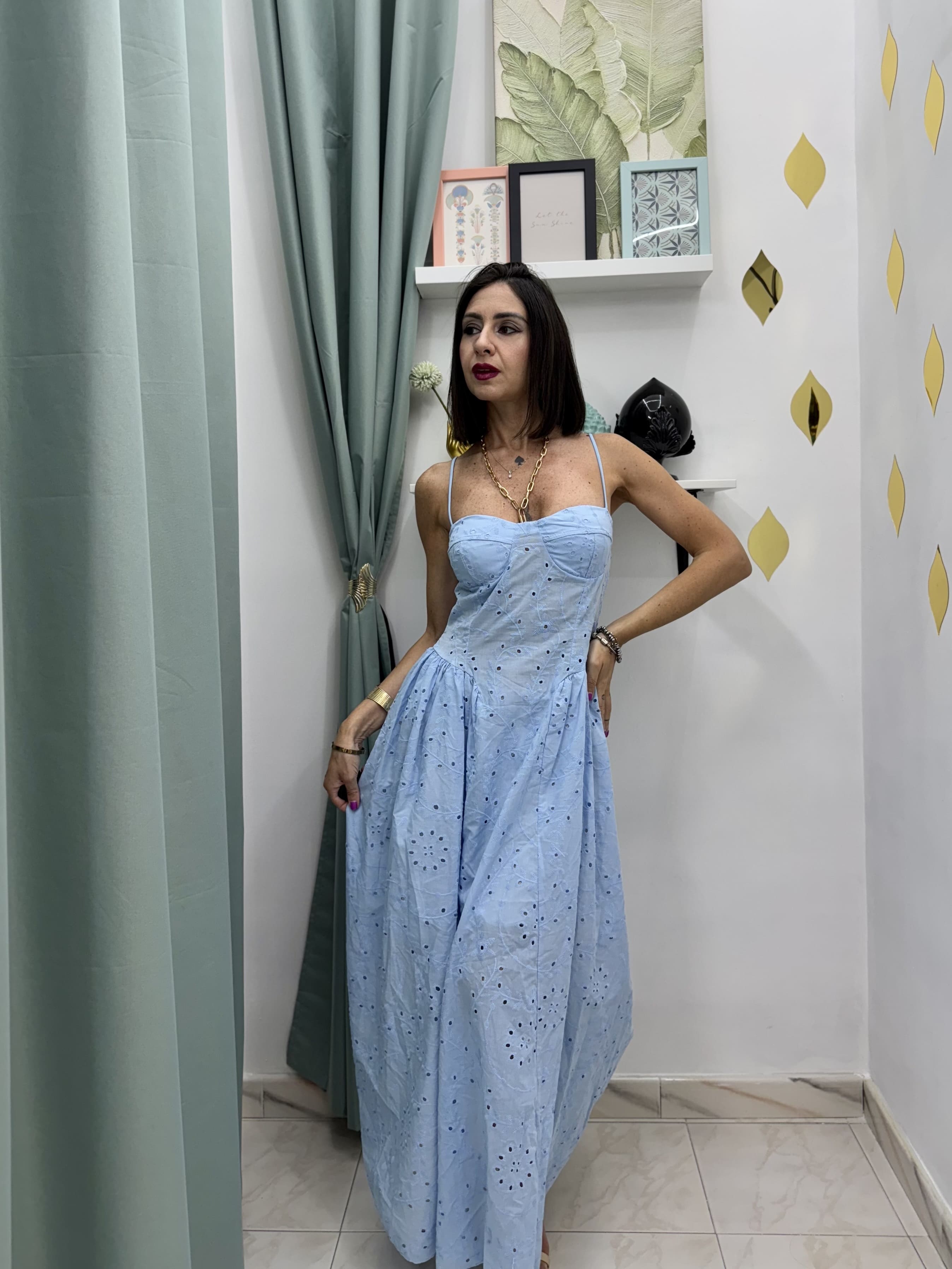 Abito azzurro in pizzo Sangallo con spalline sottili – Taglia unica 38-44/46