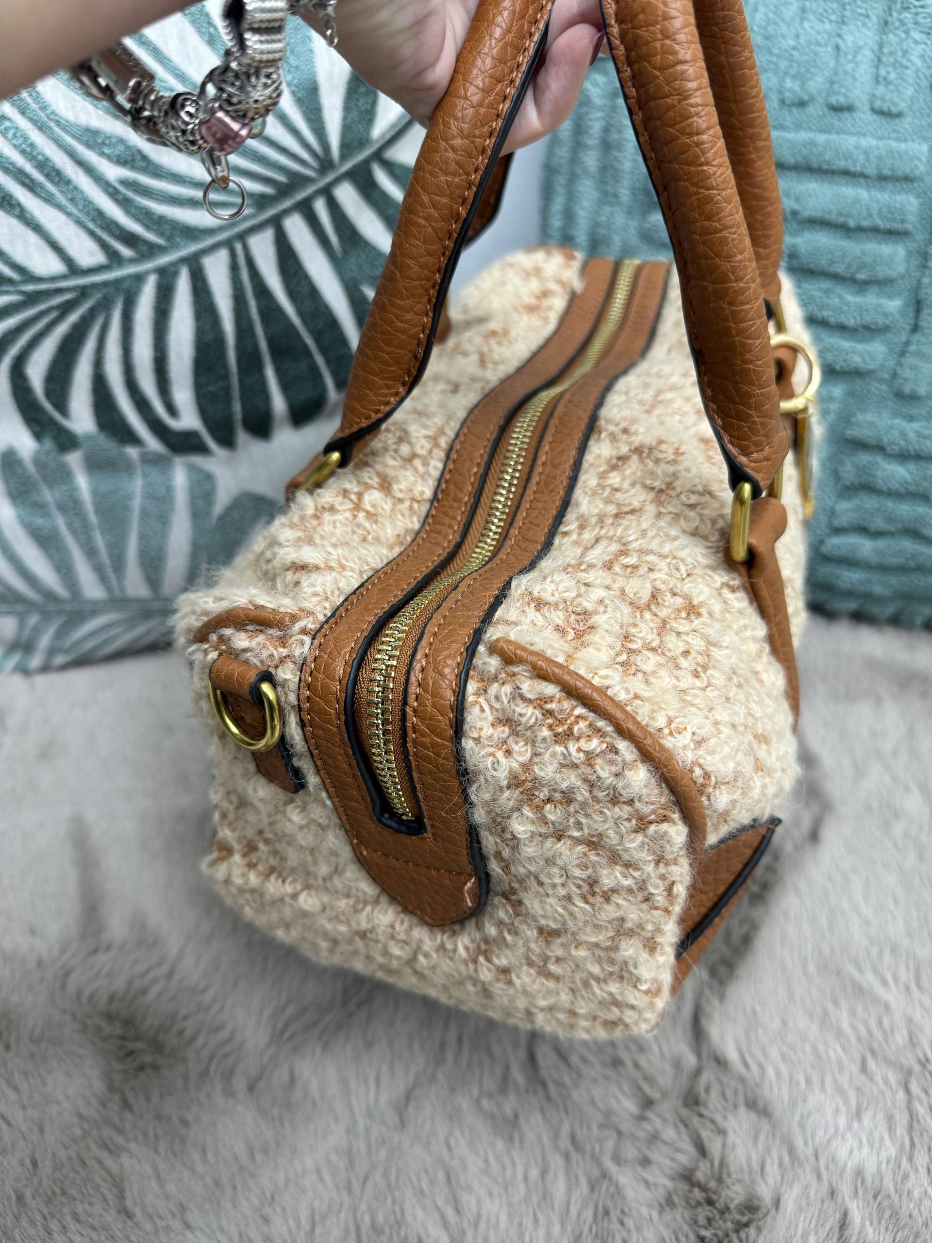 Borsa bauletto in lana bouclè