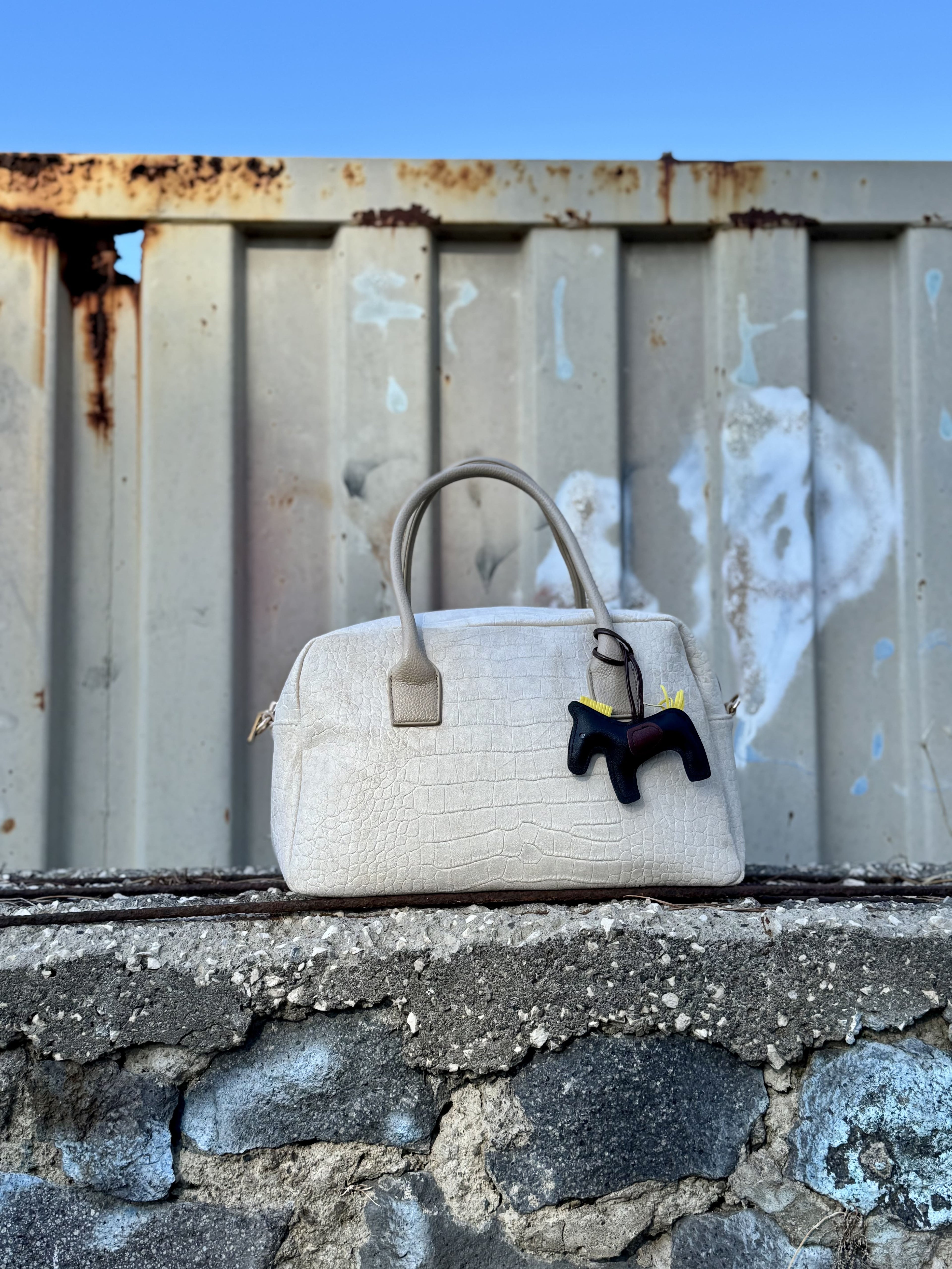 Borsa Rettangolare Beige – Raffinata e Versatile