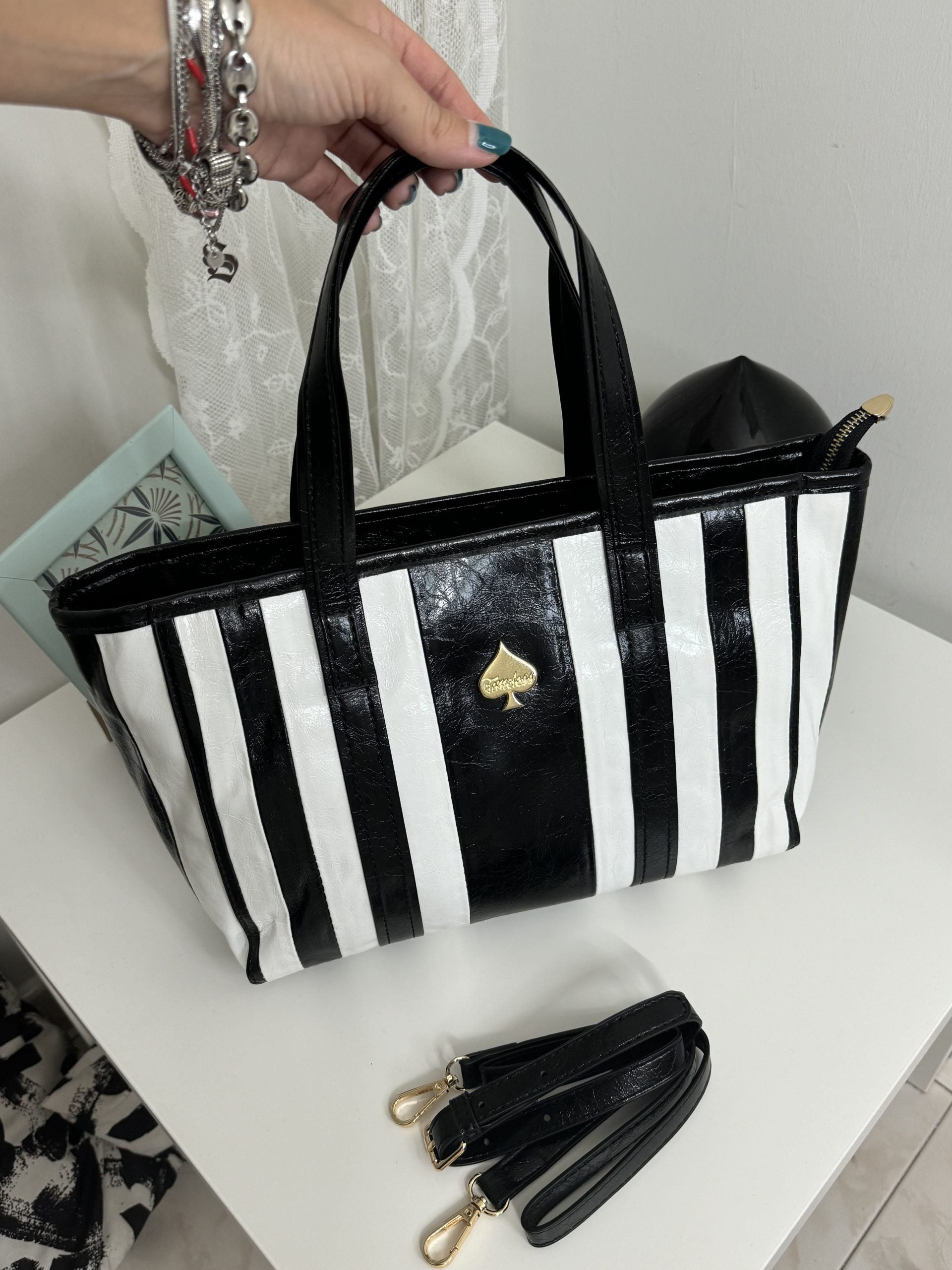 Borsa a righe con doppio manico