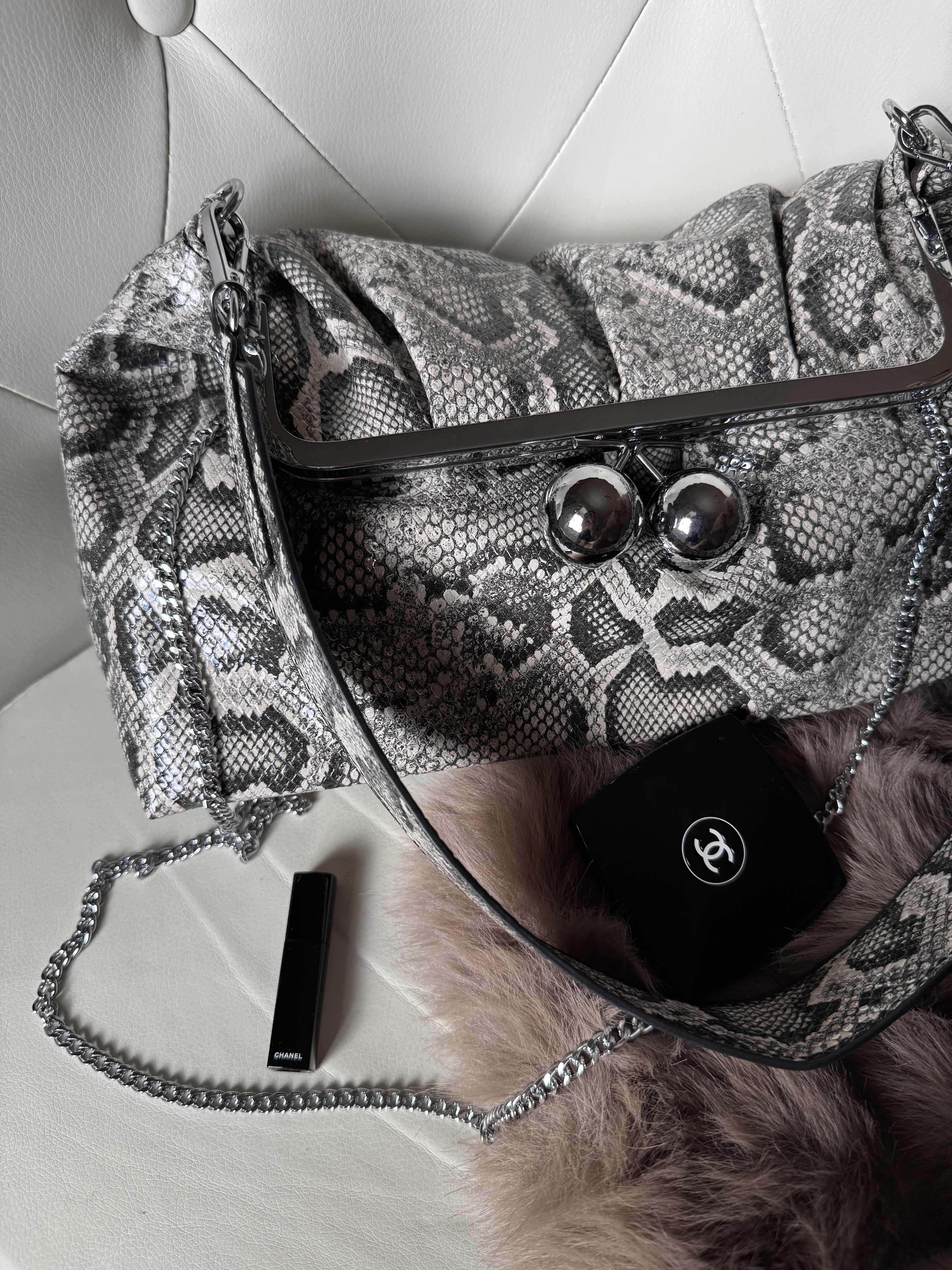 Borsa clutch Pitonata – Variante Bianca e nera