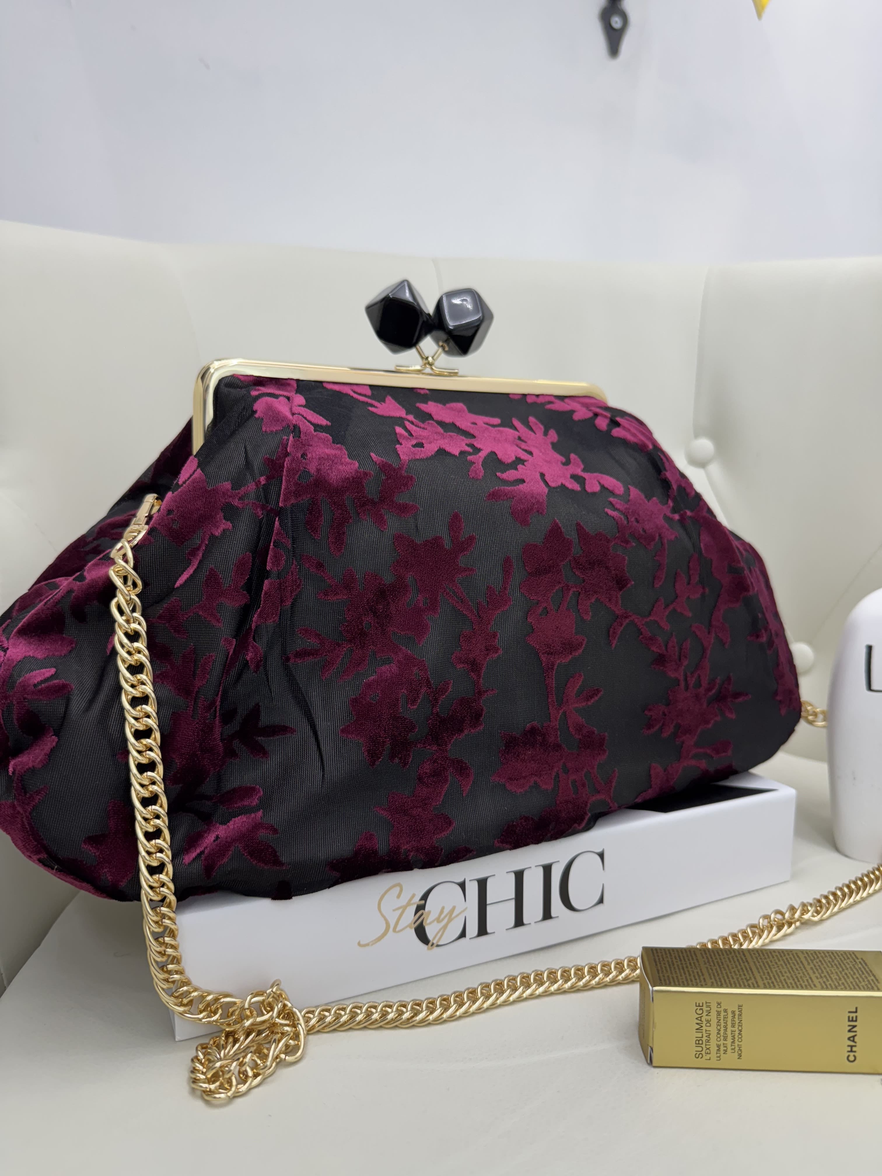 Clutch Maxi in Stoffa con Dettagli in Ciniglia – Fantasie Floreali, Maculate e Tropicali