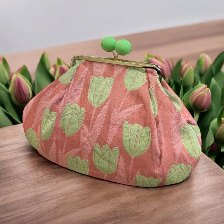 Borsa clutch in jacquard rosa corallo con tulipani verdi