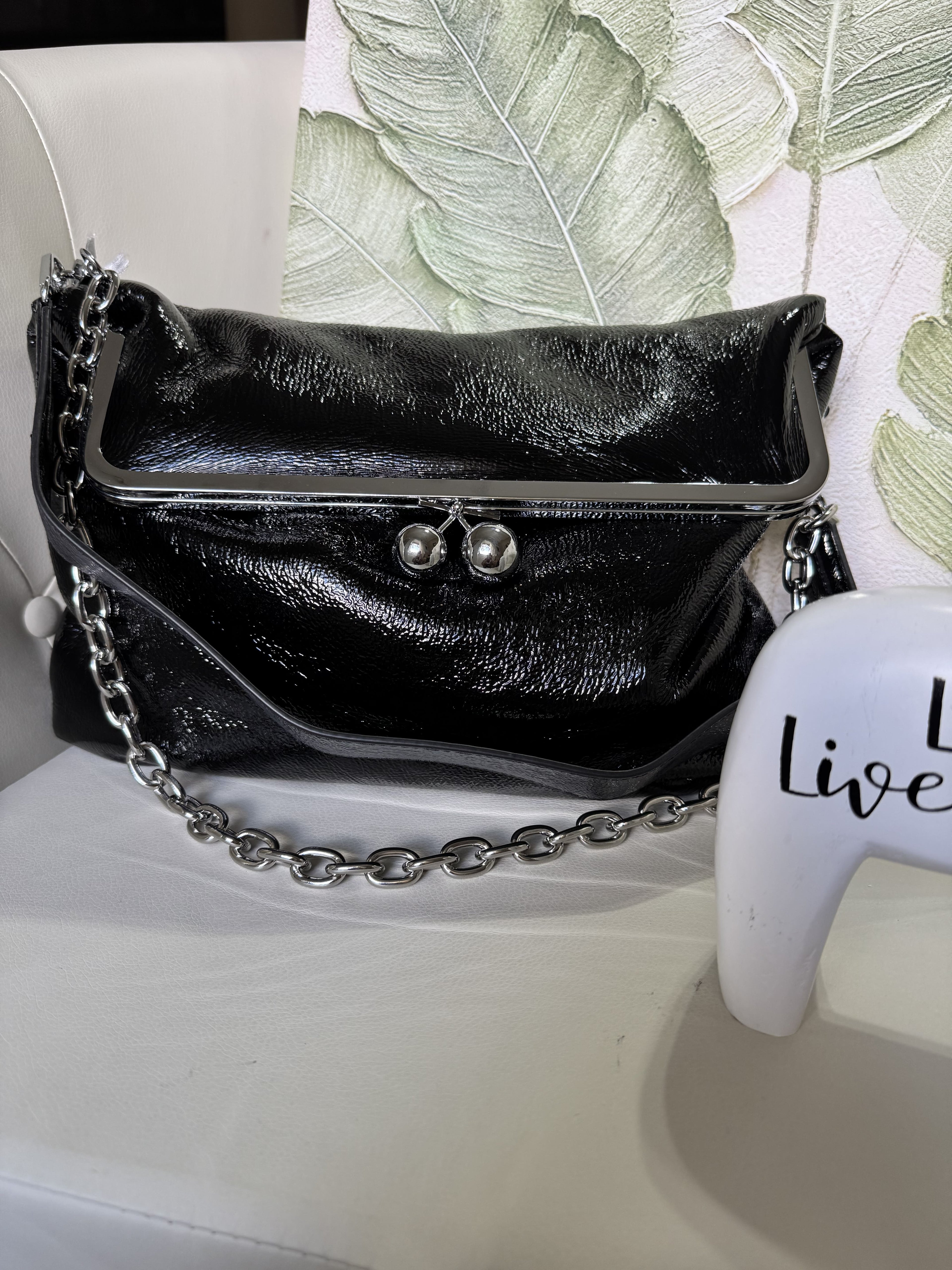 Clutch Vernice Nera con Rifiniture Argento