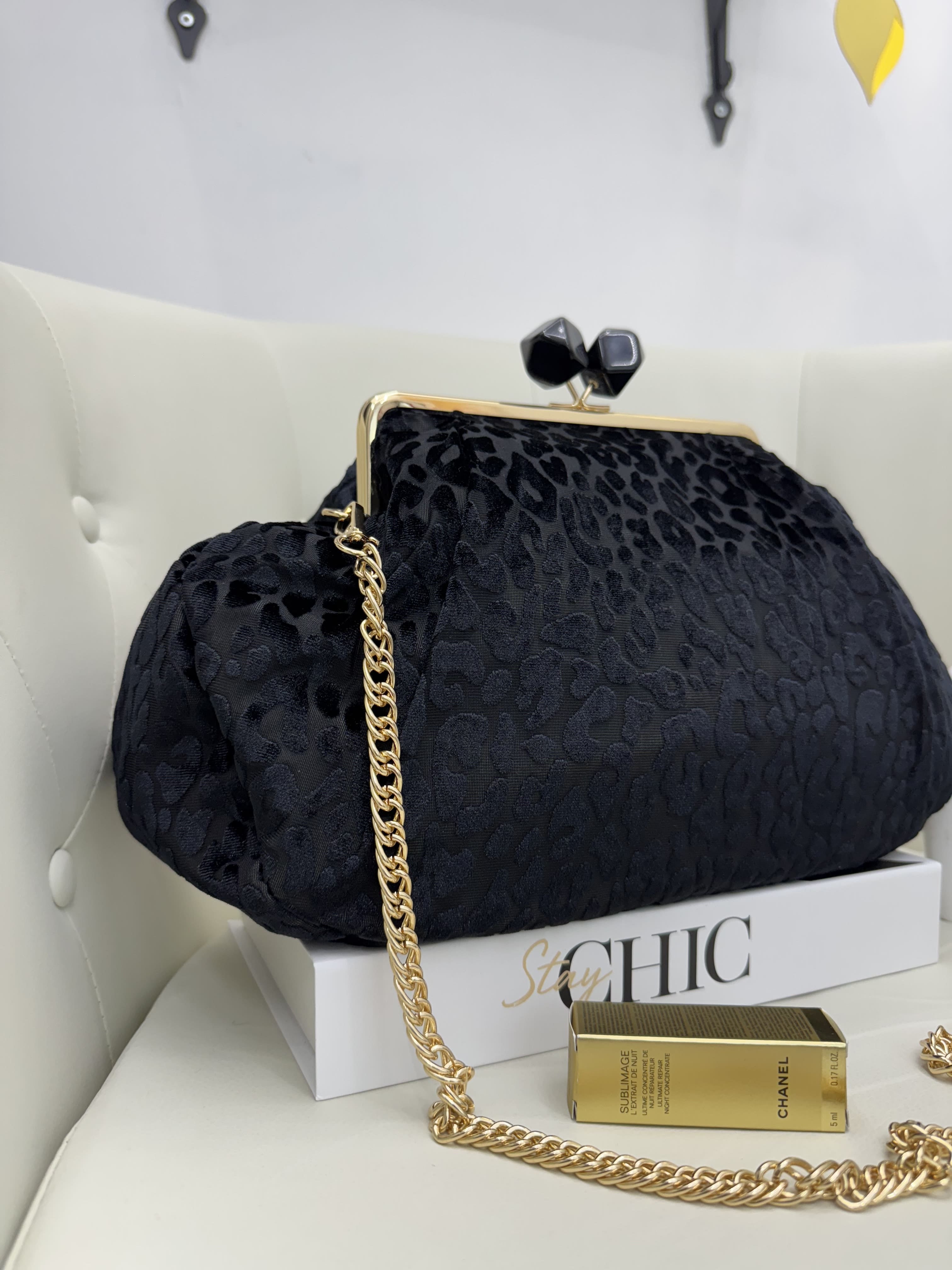 Clutch Maxi in Stoffa con Dettagli in Ciniglia – Fantasie Floreali, Maculate e Tropicali