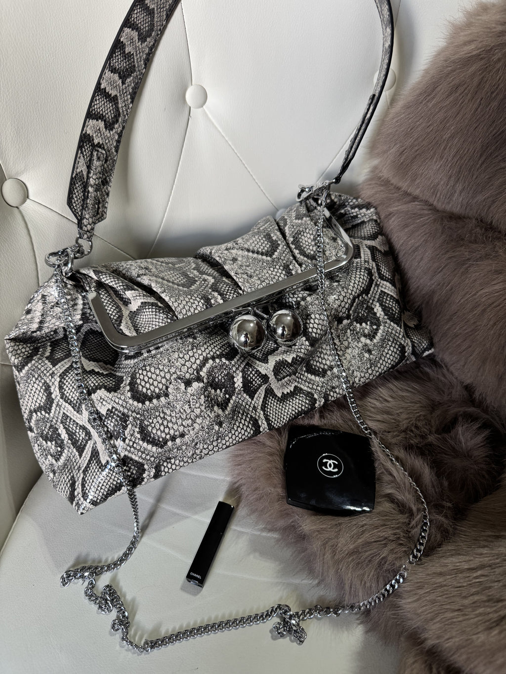 Borsa clutch Pitonata – Variante Bianca e nera