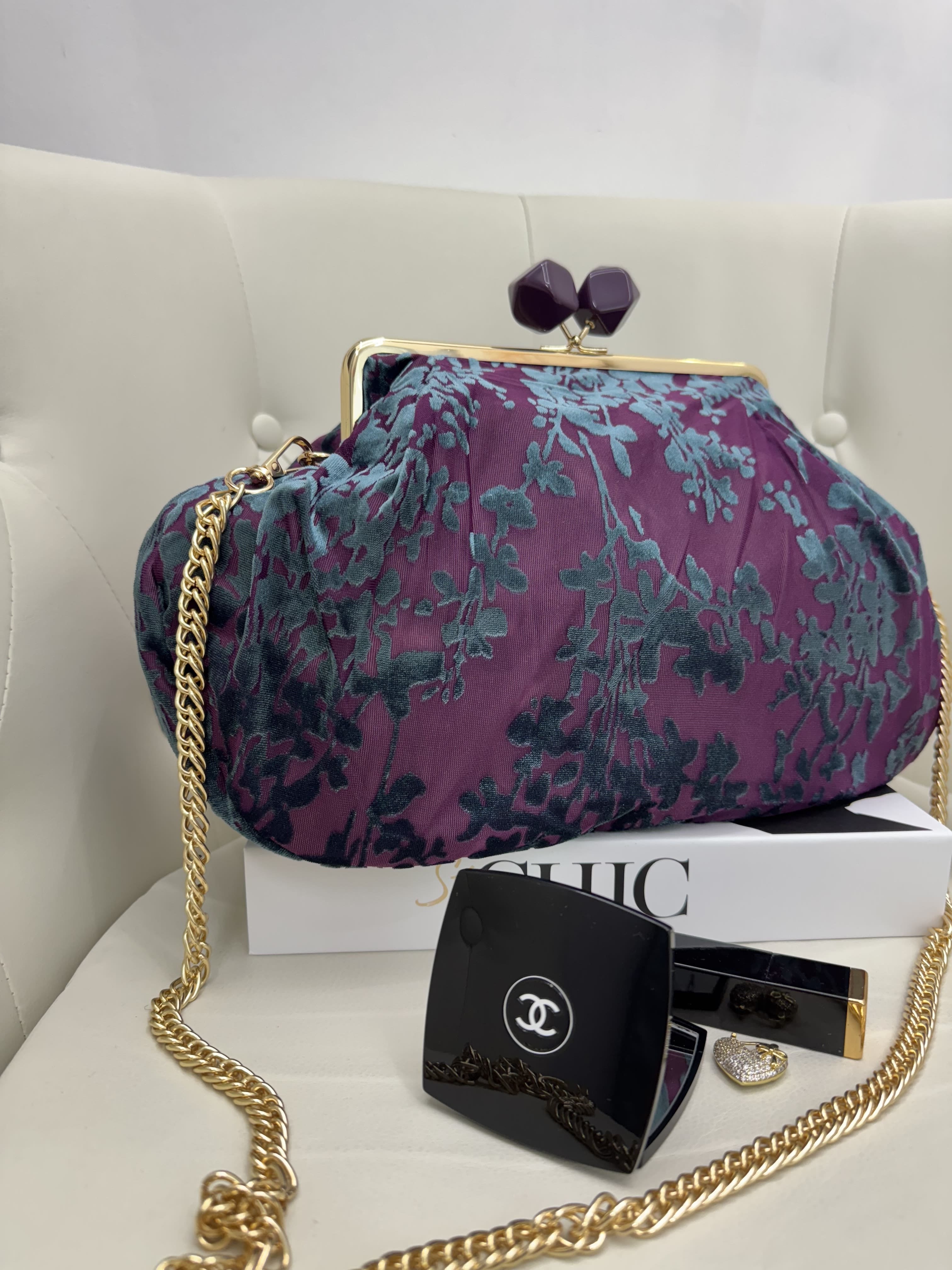 Clutch Maxi in Stoffa con Dettagli in Ciniglia – Fantasie Floreali, Maculate e Tropicali
