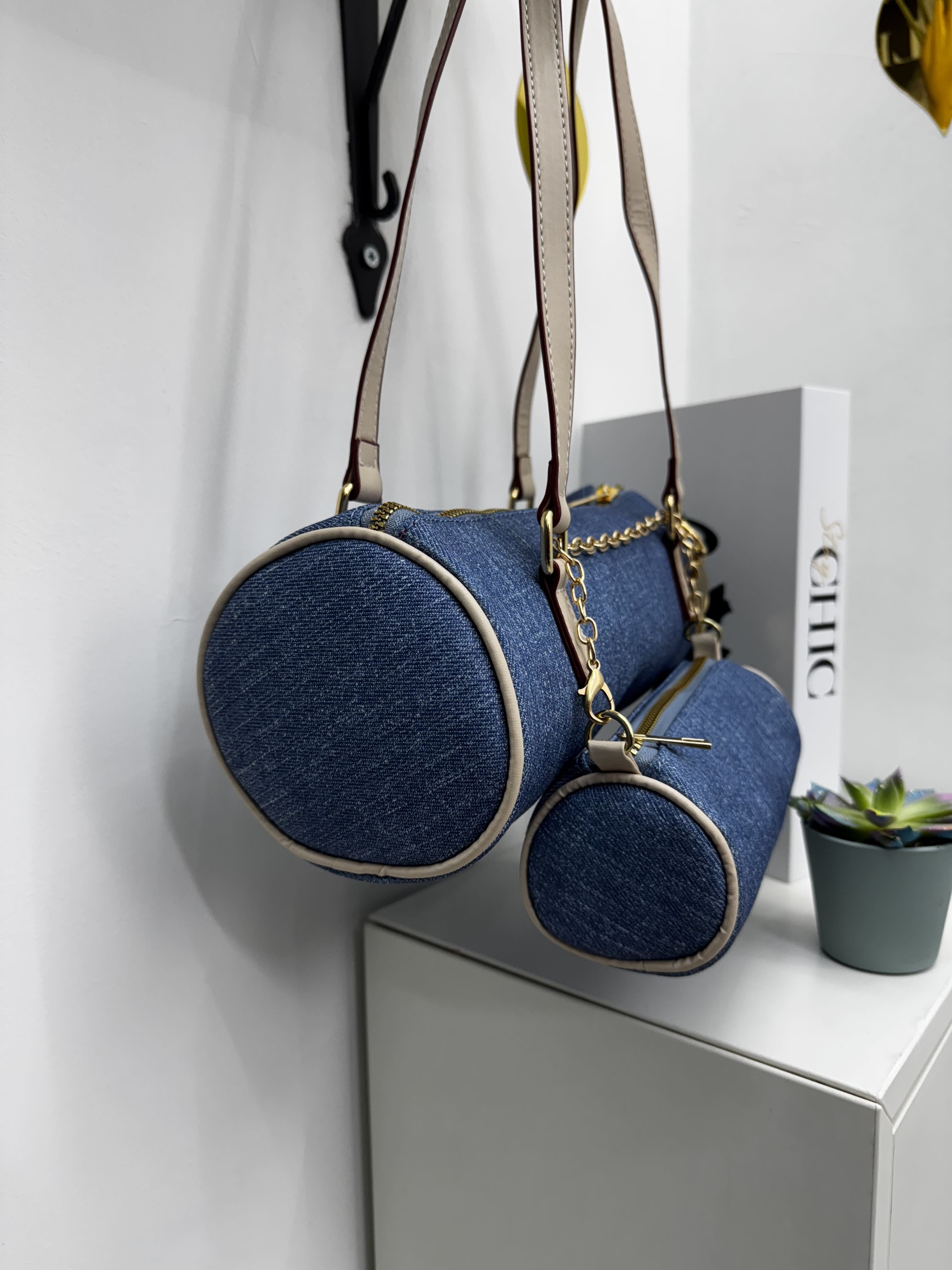 Borsa cilindro in denim con tasca