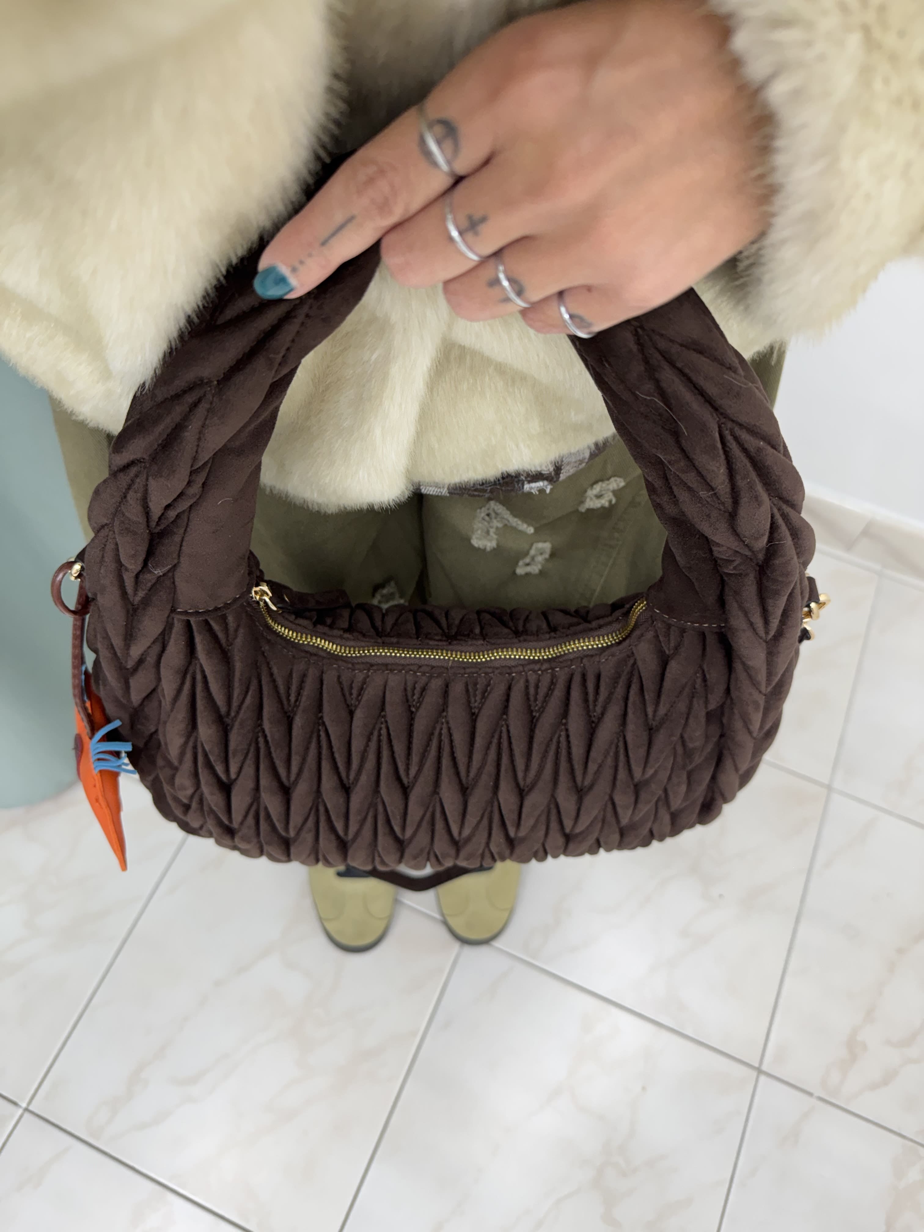 Borsa Tote in Alcantara "Wander" (Marrone moka)– Tracolla Regolabile e Foderata Internamente