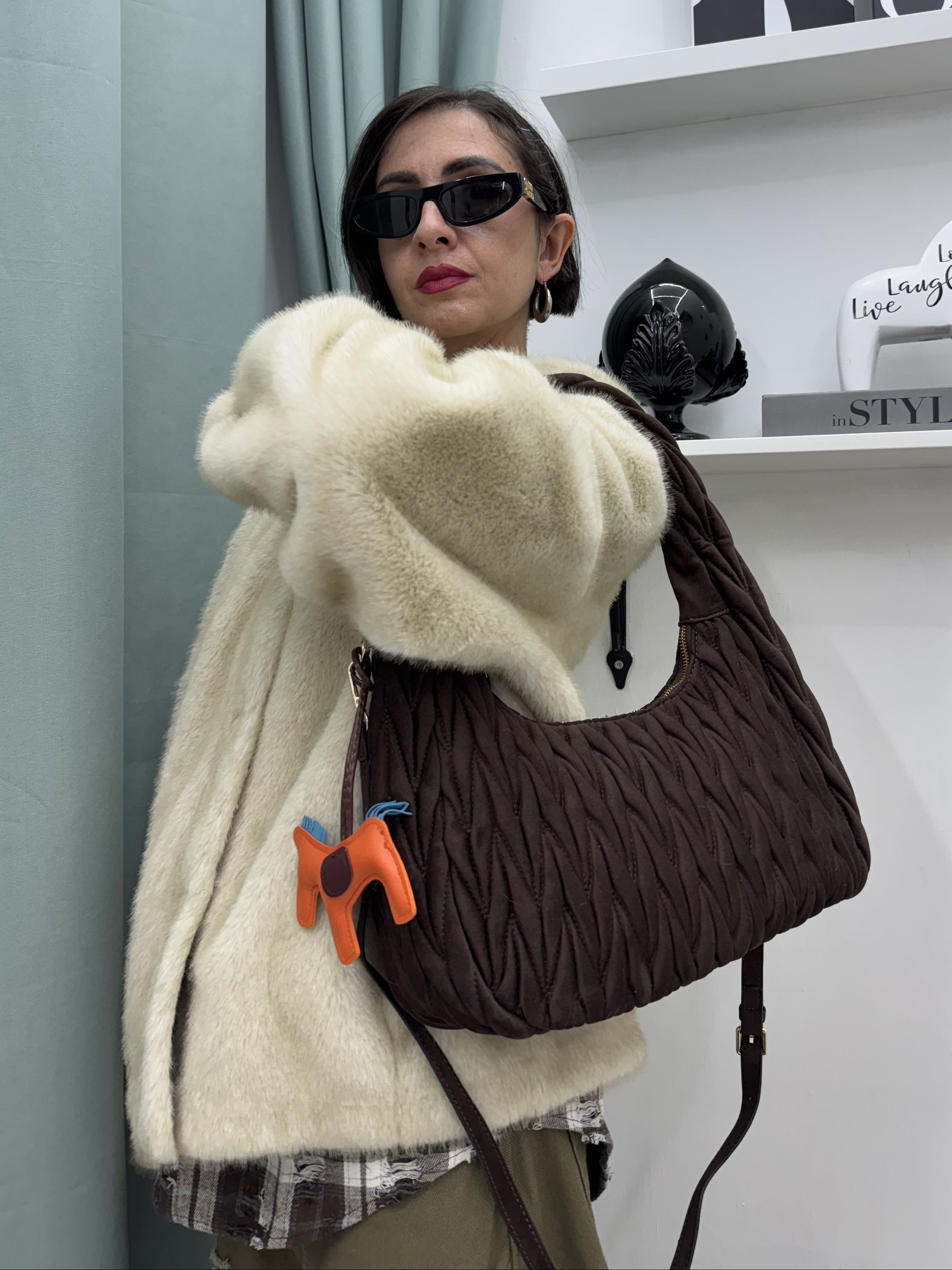 Borsa Tote in Alcantara "Wander" (Marrone moka)– Tracolla Regolabile e Foderata Internamente