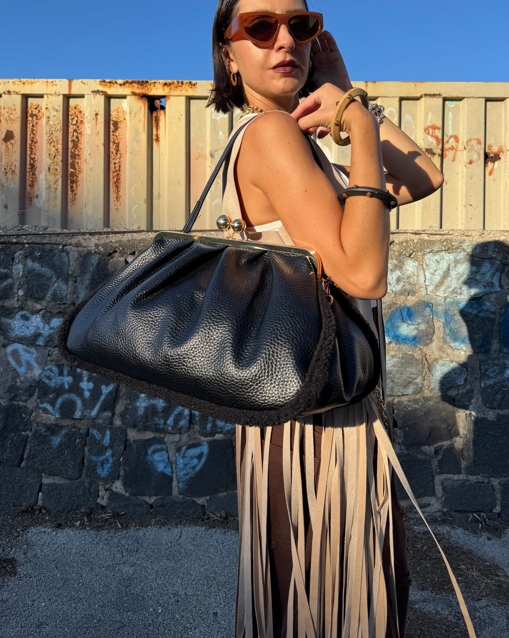 Maxi Clutch Nera – Eleganza senza tempo