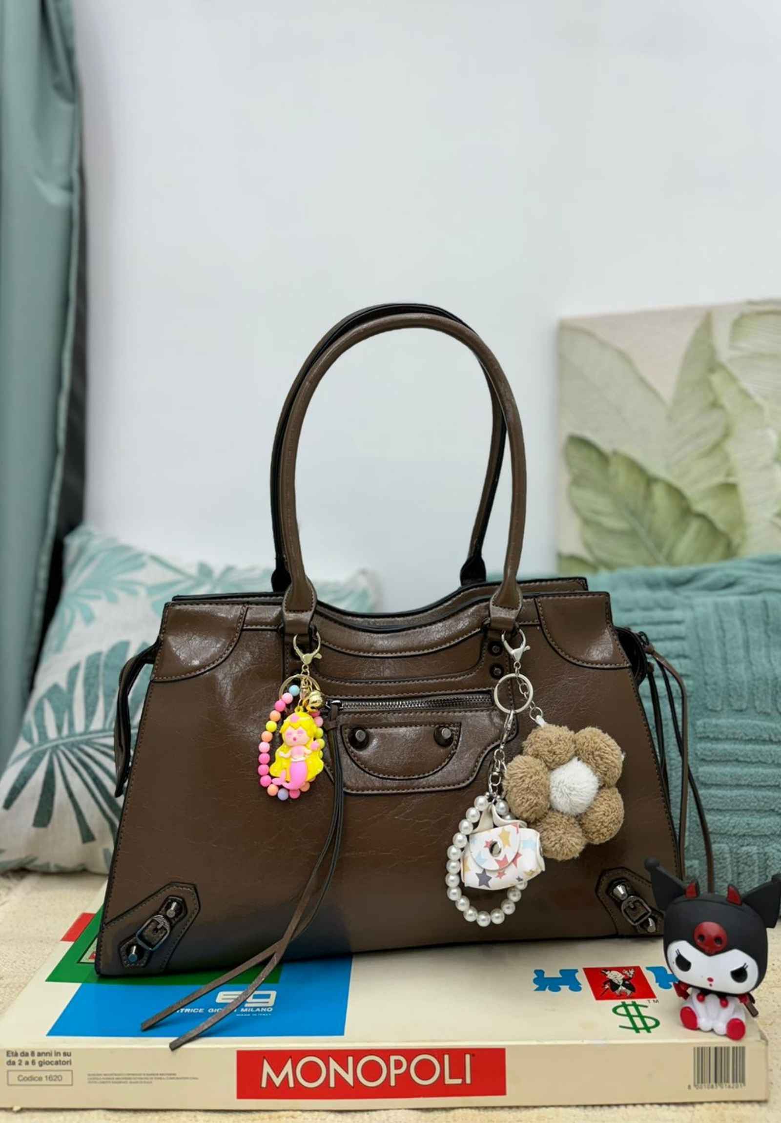 Borsa modello City Bag con charmes