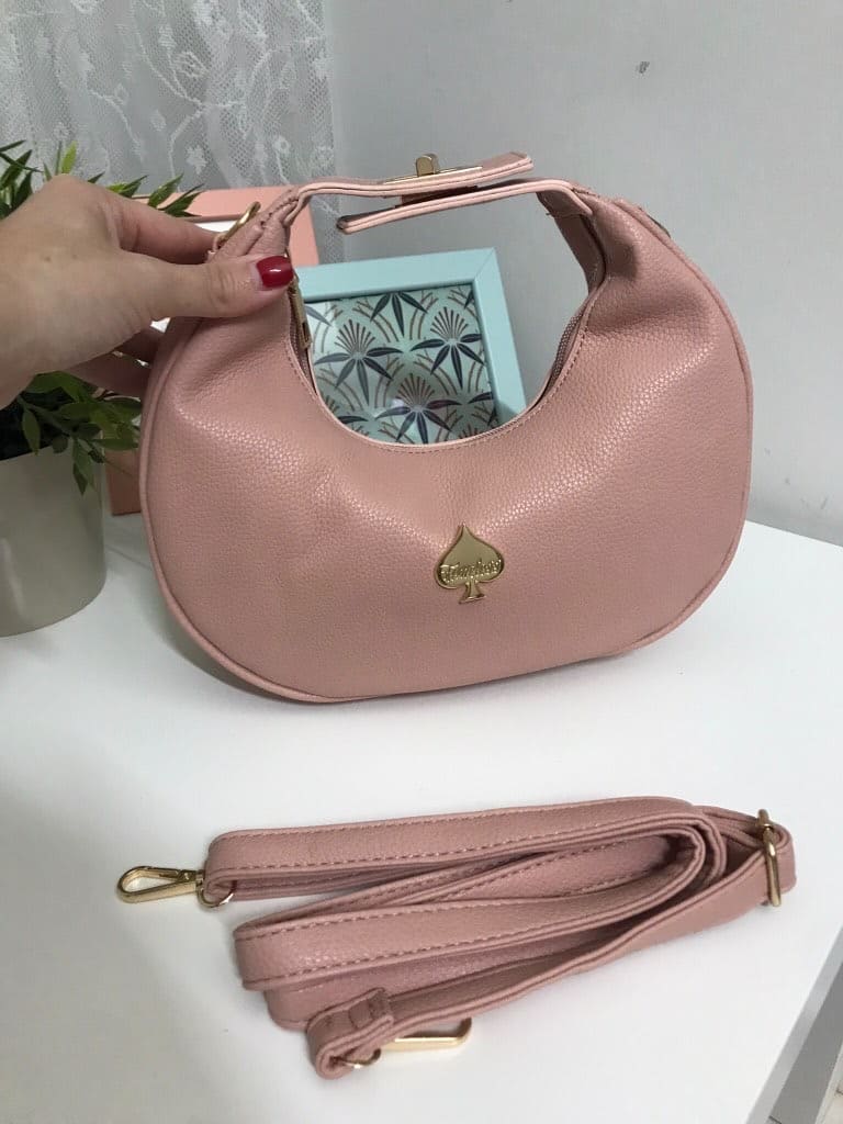 Borsa mezzaluna con rifiniture dorate