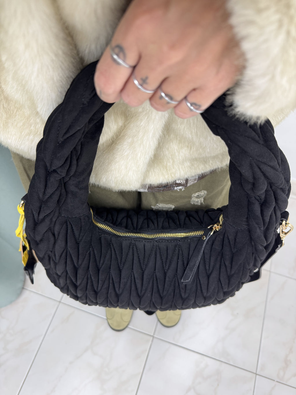 Borsa Tote in Alcantara "Wander" (Nera)– Tracolla Regolabile e Foderata Internamente