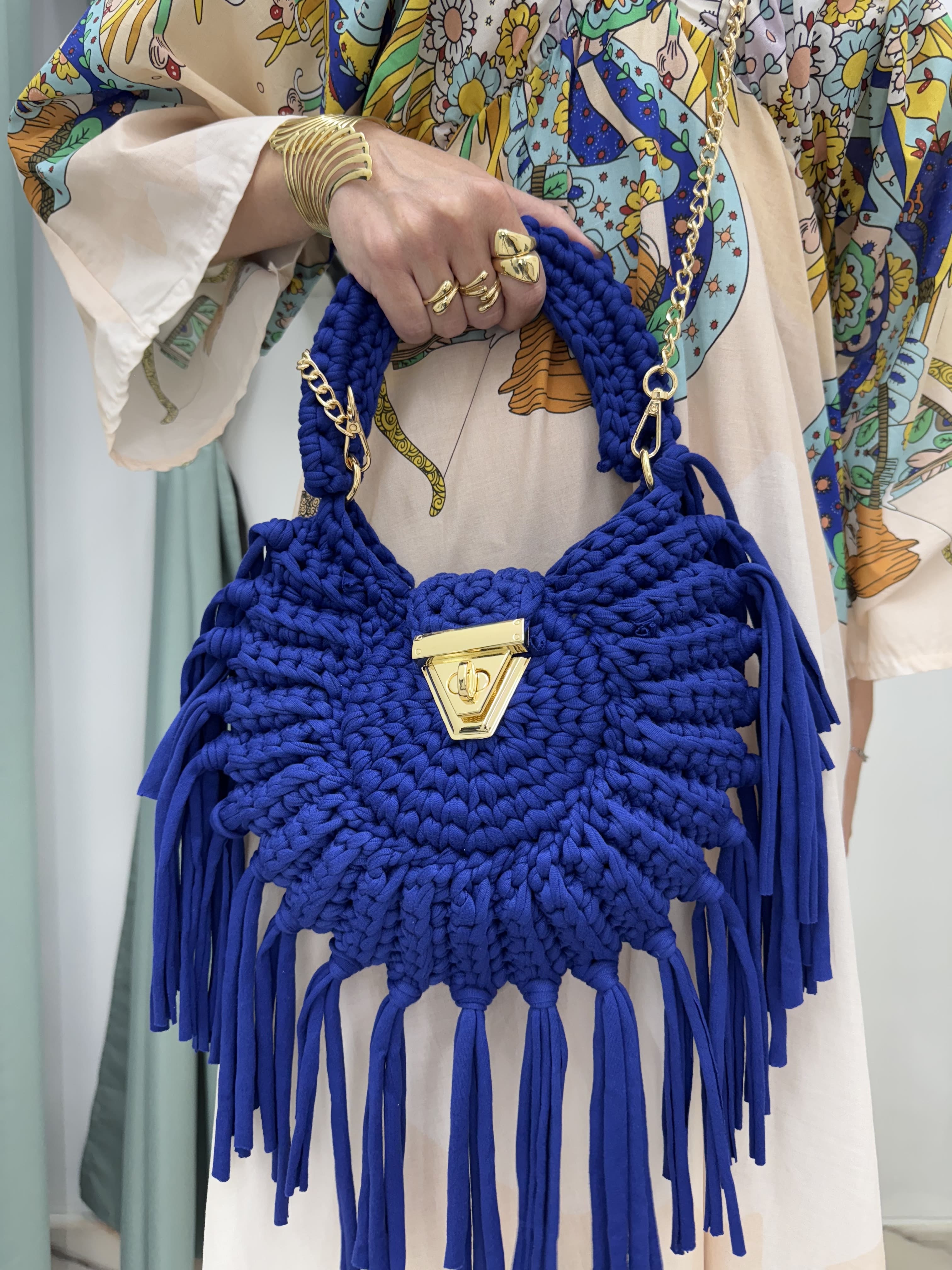 Borsa a uncinetto con frange e tracolla rimovibile