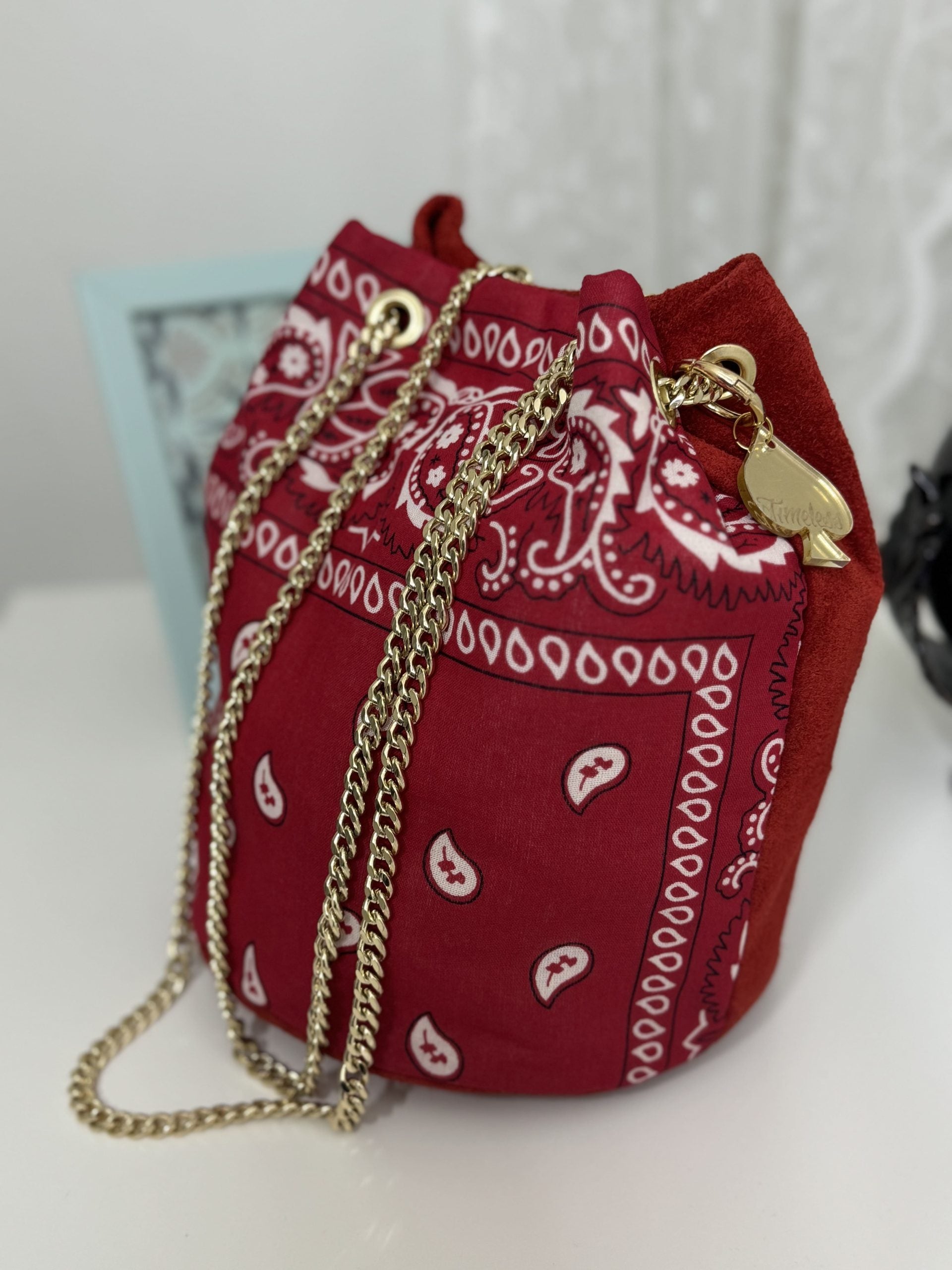 Borsa a secchiello motivo bandana in camoscio