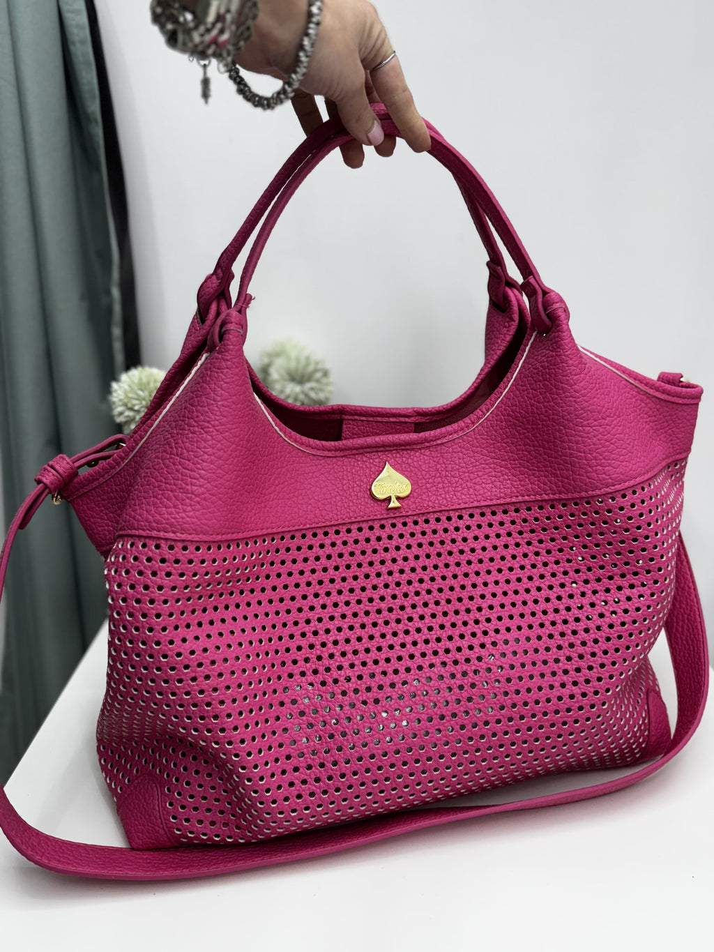 Borsa a mano traforata