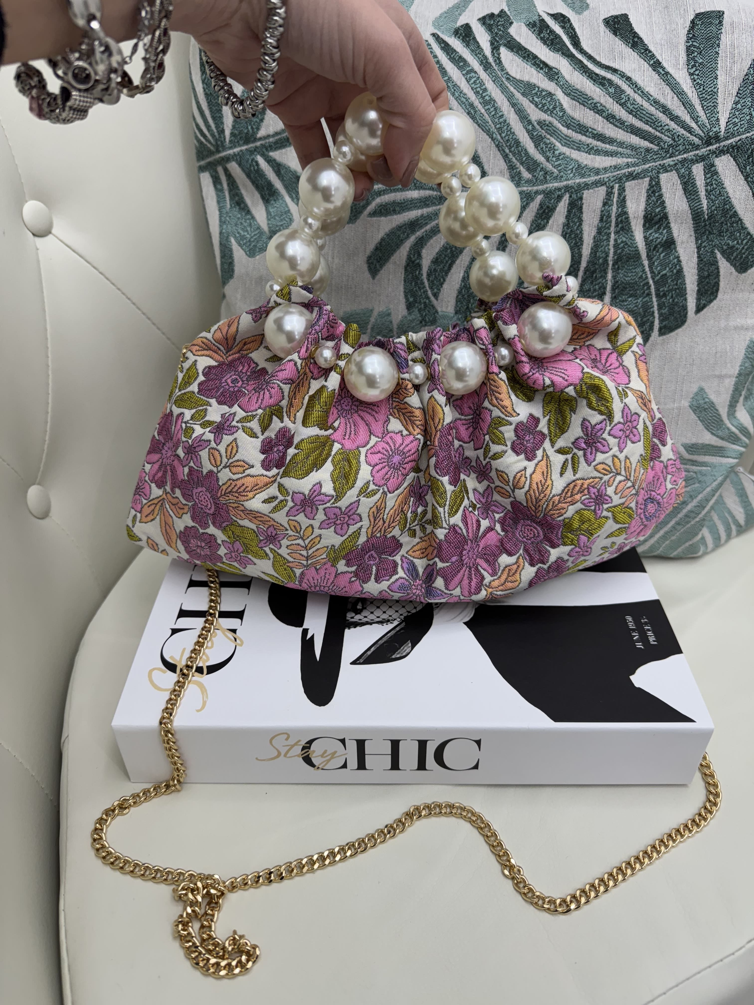 Borsa con manici in perle motivo floreale