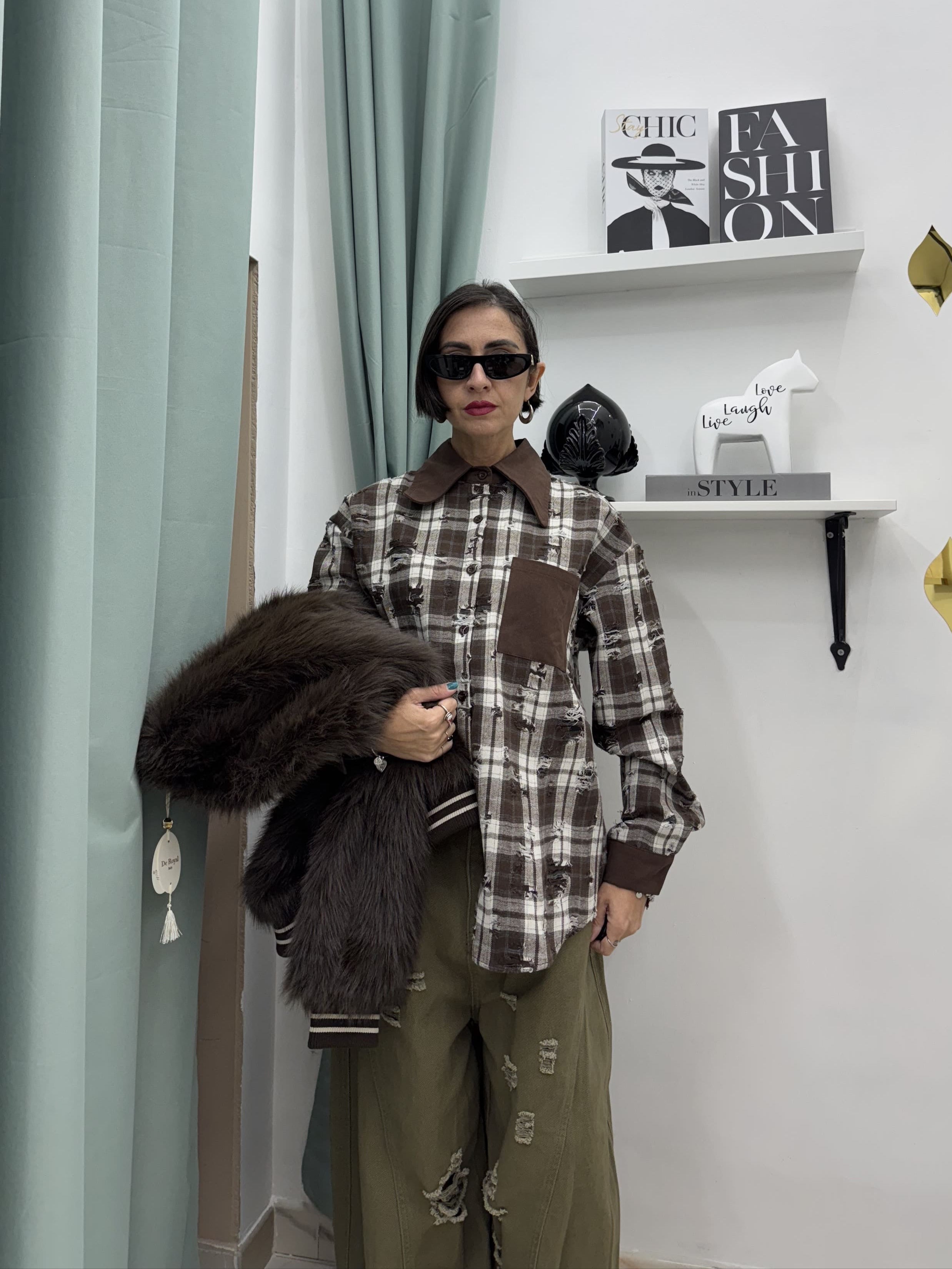 Camicia a Quadri Beige e Marrone da Donna – Colletto a Contrasto, Taglia Unica