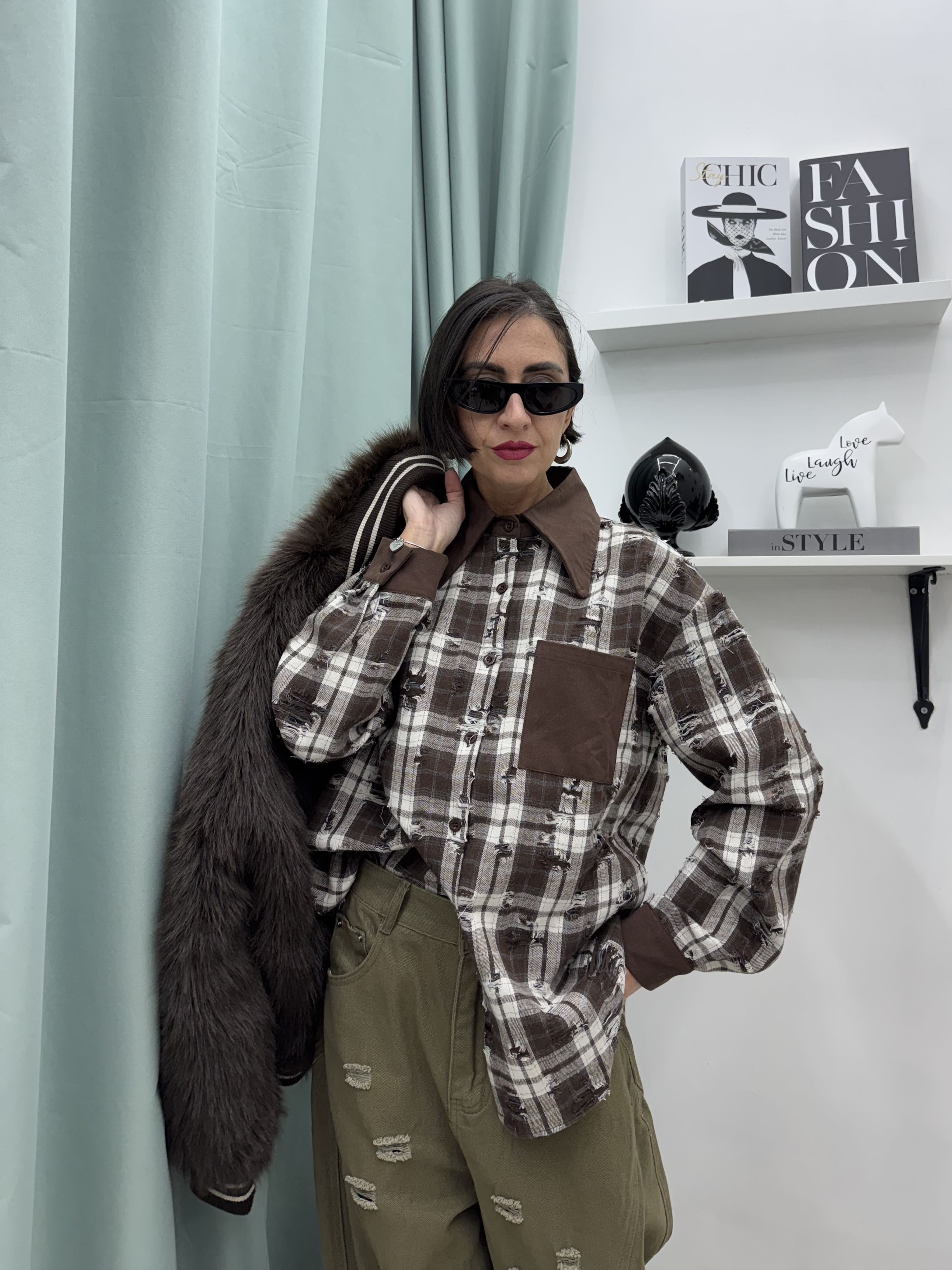 Camicia a Quadri Beige e Marrone da Donna – Colletto a Contrasto, Taglia Unica