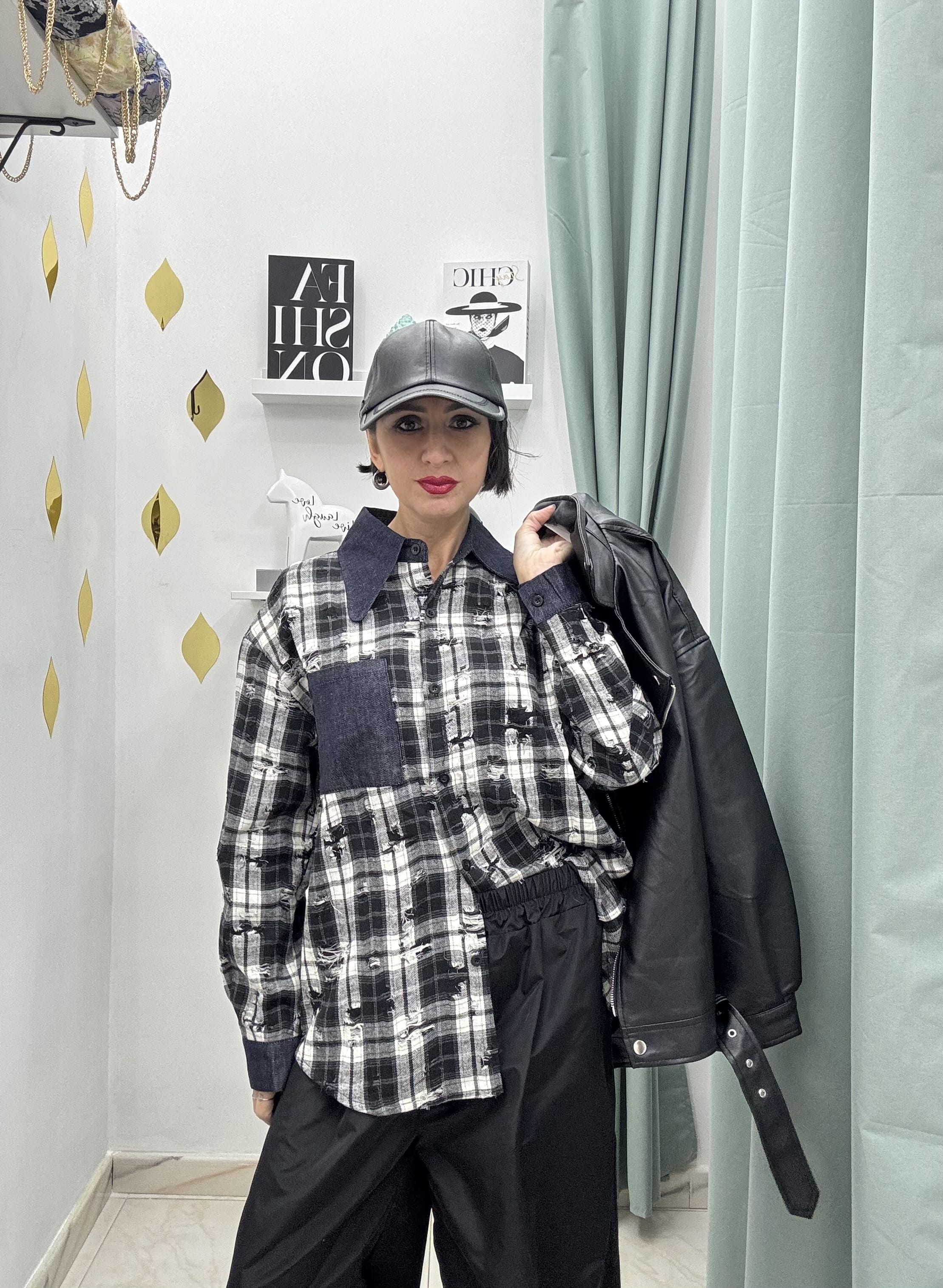 Camicia a Quadri neri e bianchi da Donna – Colletto a Contrasto in denim, Taglia Unica