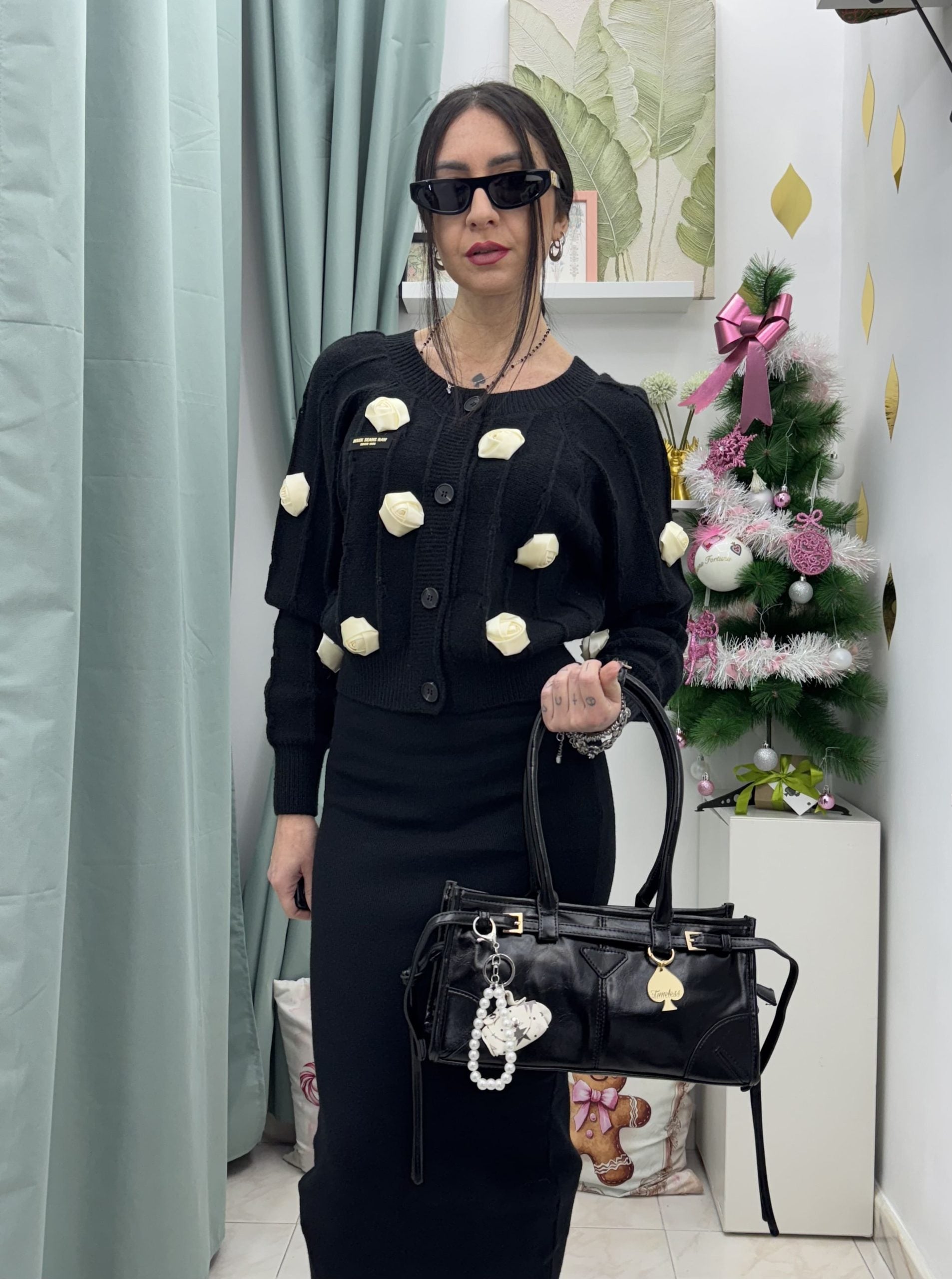 Cardigan con rose in raso in rilievo