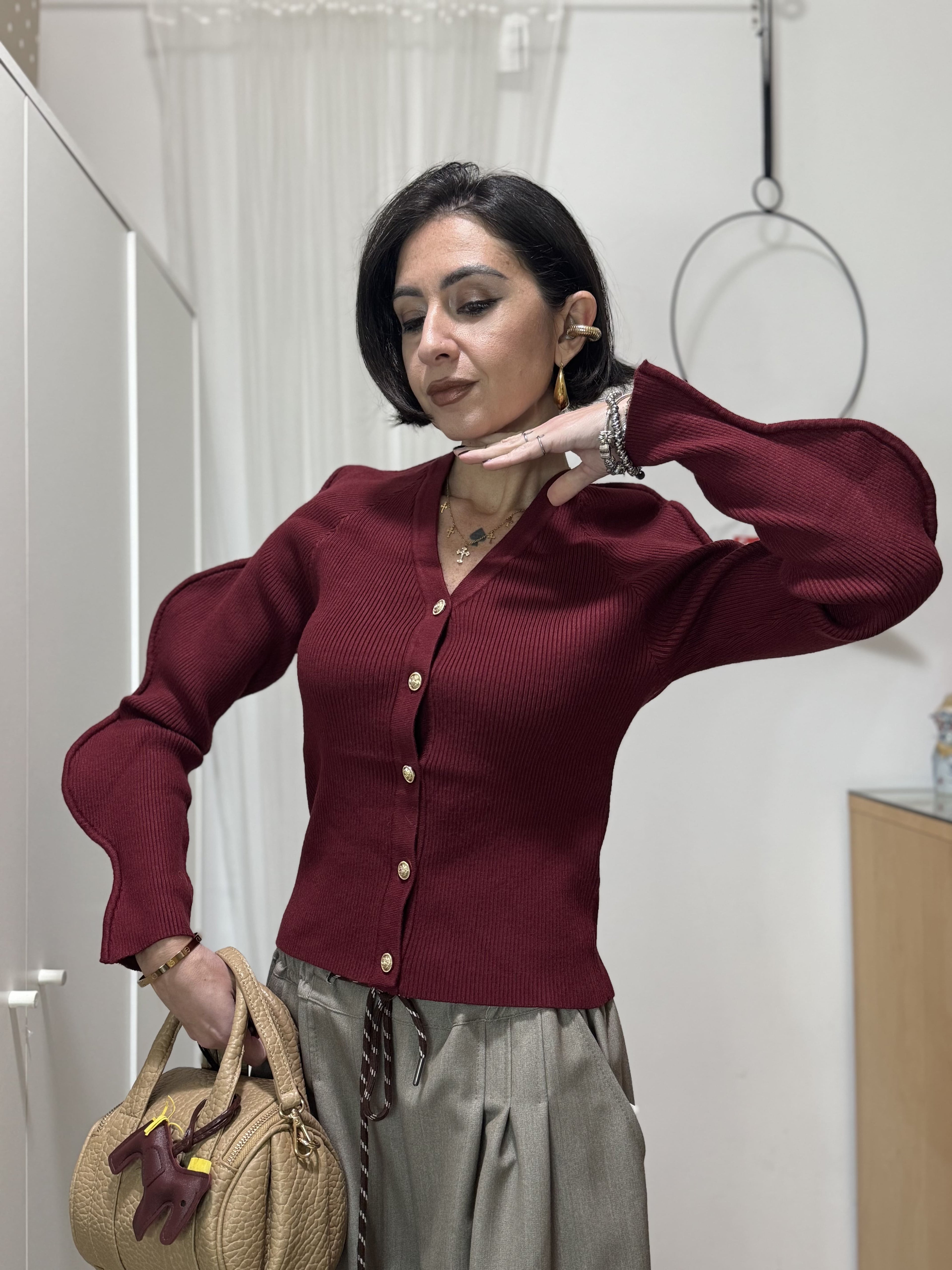 Cardigan a Coste Elasticizzato con Maniche a Onde e Bottoni Dorati