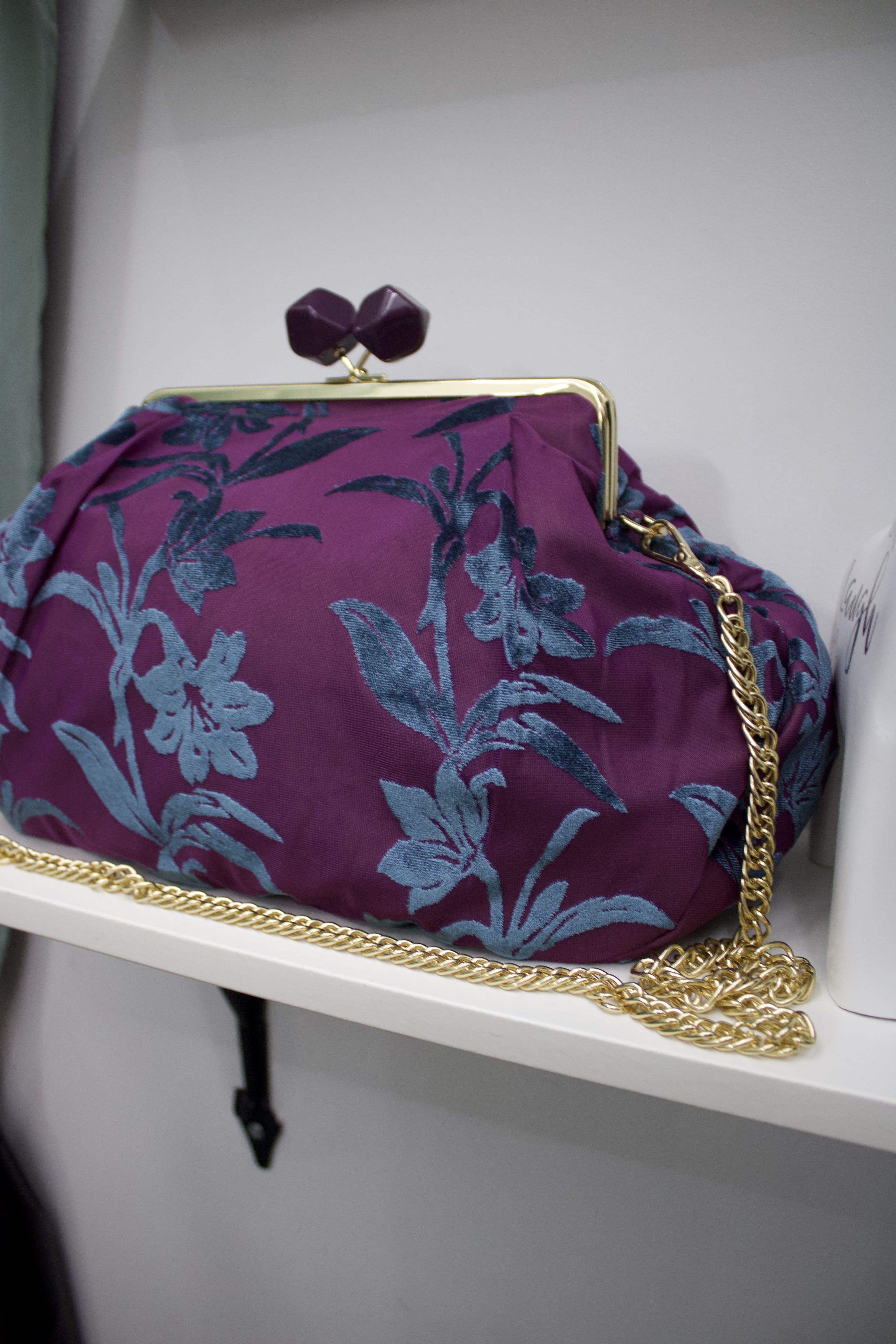 Clutch Maxi in Stoffa con Dettagli in Ciniglia – Fantasie Floreali, Maculate e Tropicali