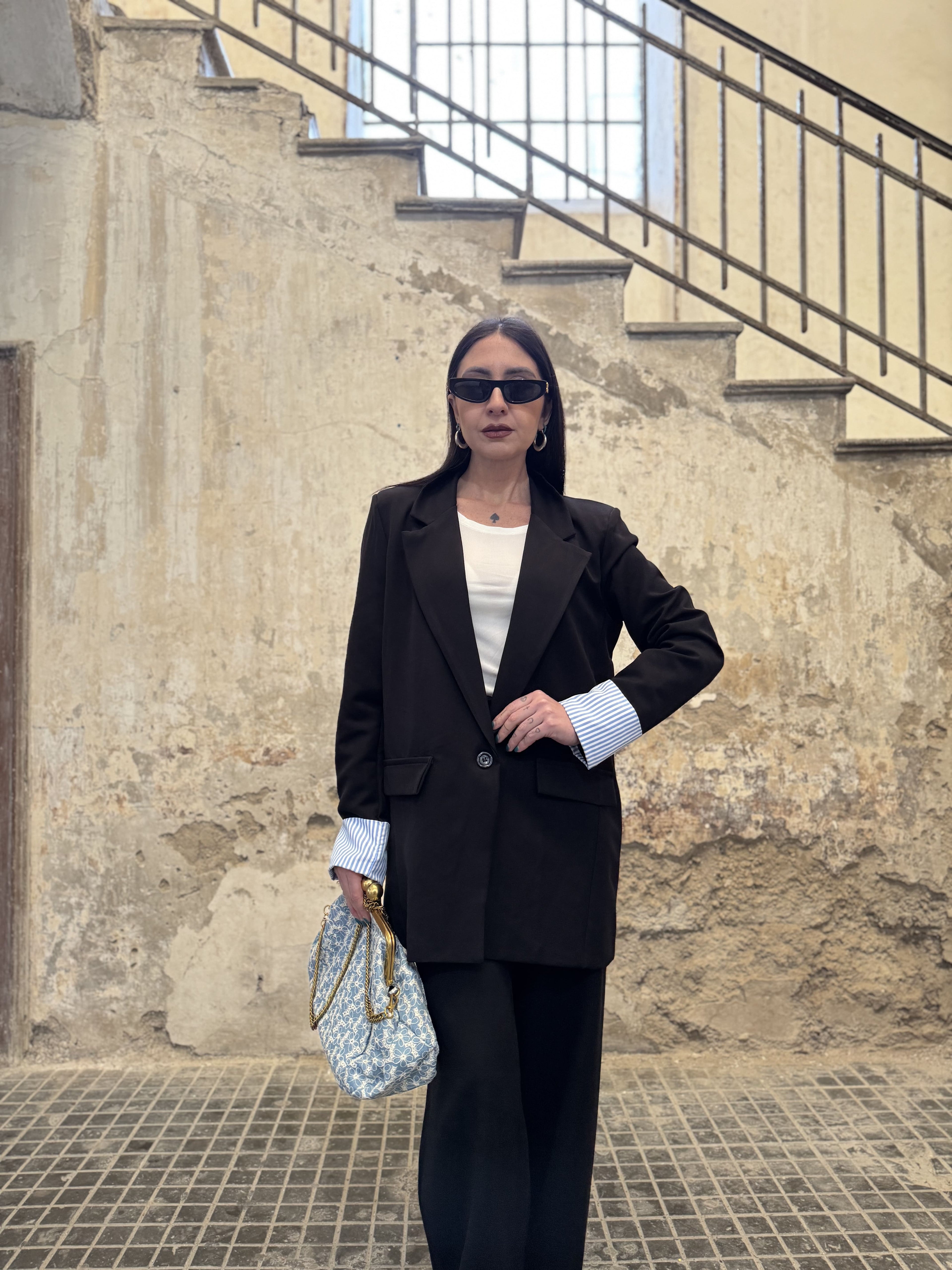 Tailleur con risvolti in tessuto camicia
