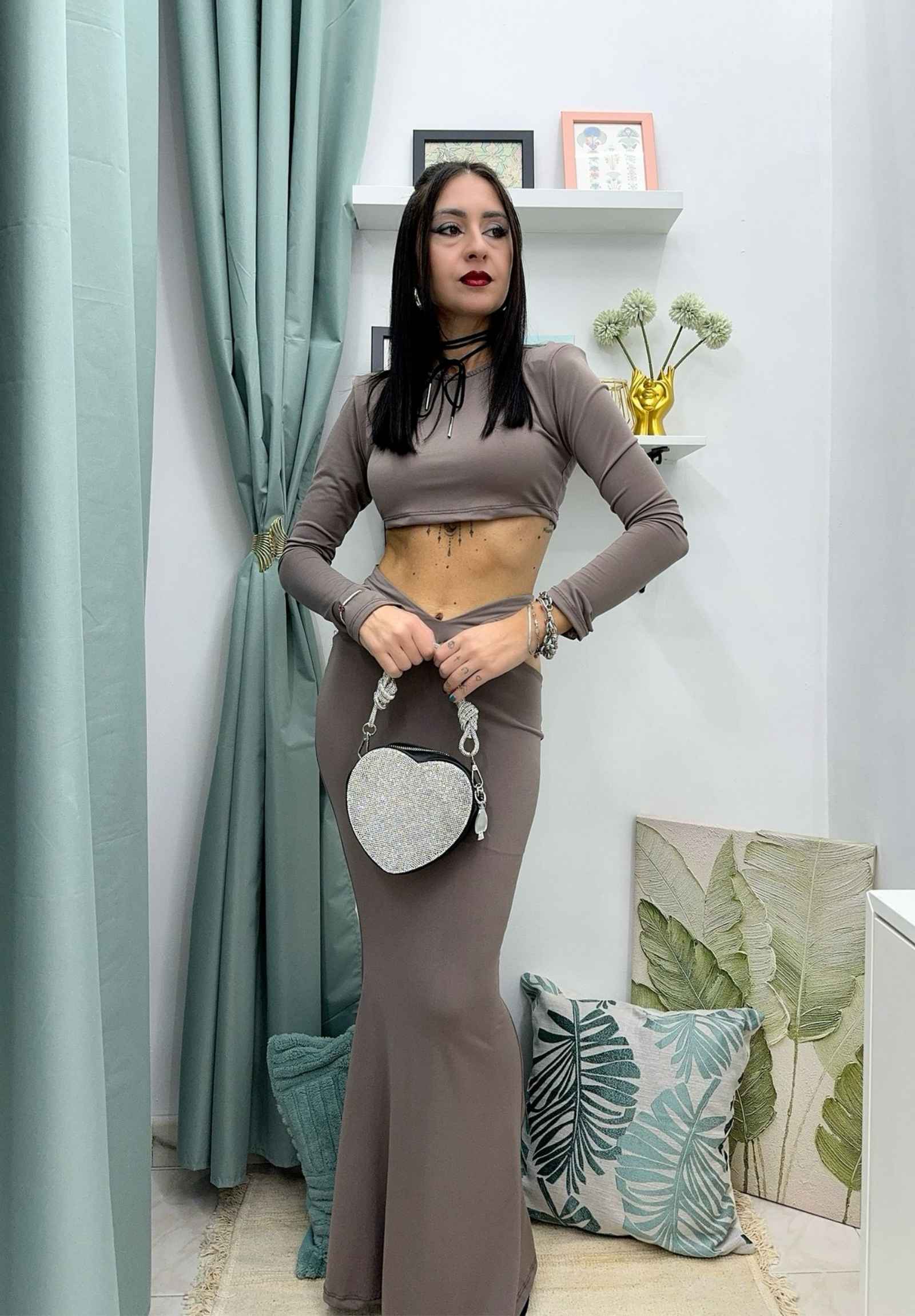 Coordinato aderente maglia e gonna con spacchi