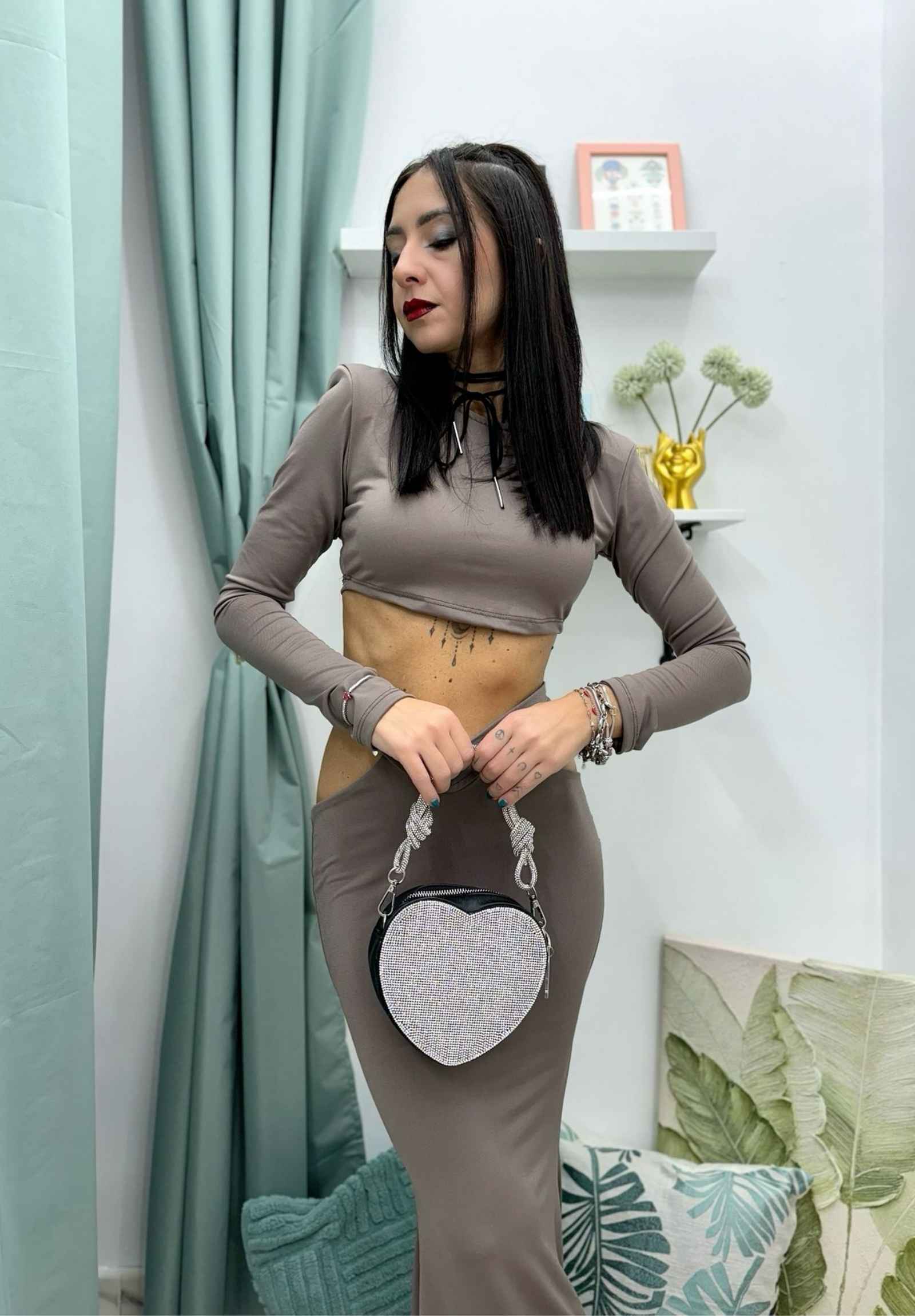 Coordinato aderente maglia e gonna con spacchi