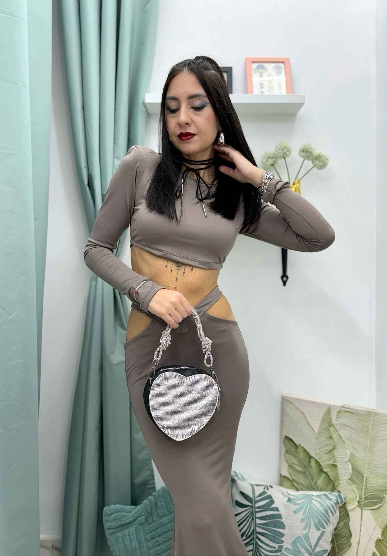 Coordinato aderente maglia e gonna con spacchi