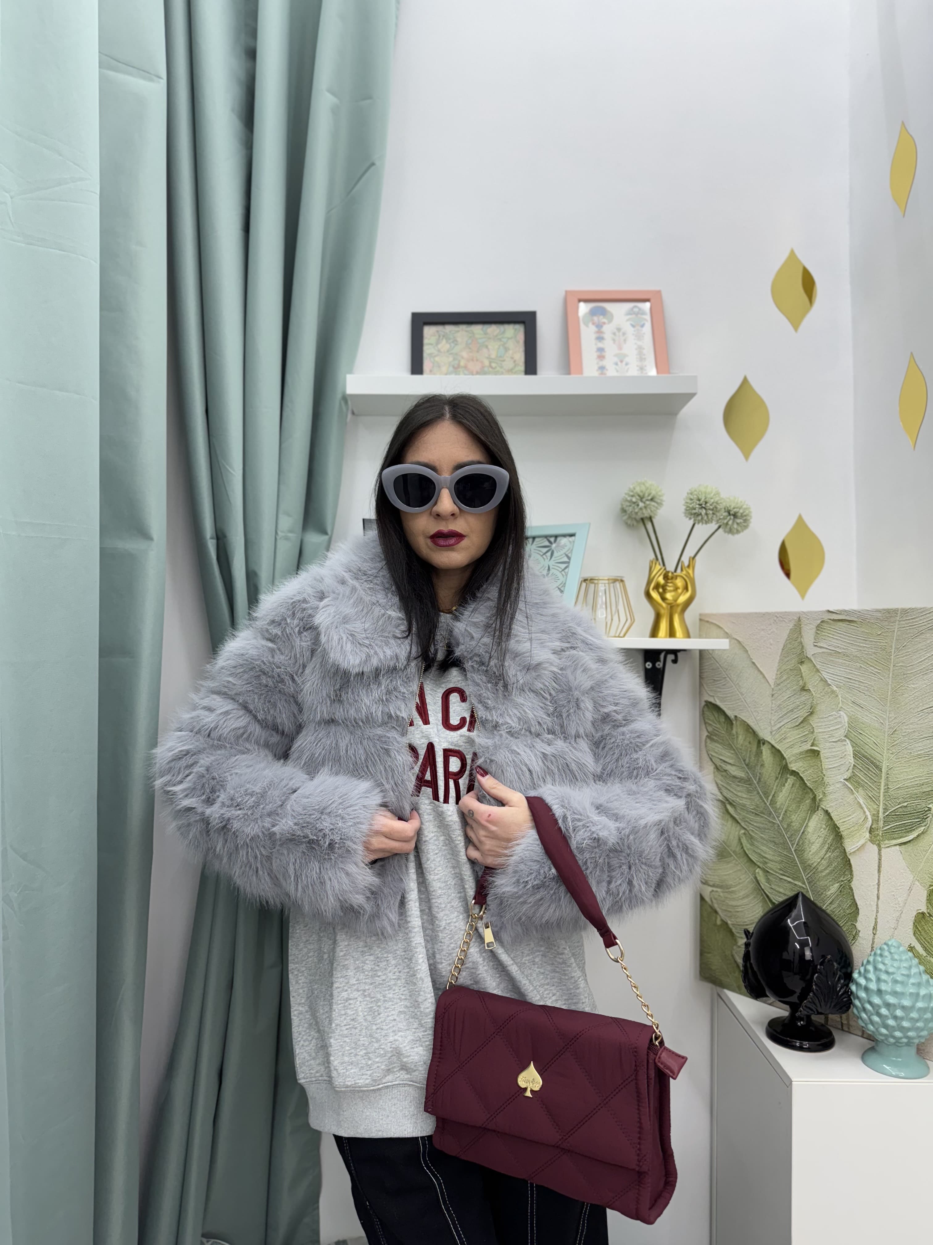 Giubbino in eco fur cropped con colletto