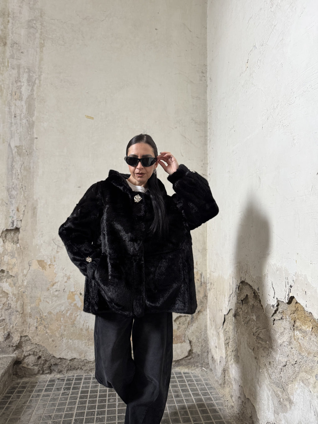 Ecofur con Cappuccio e Bottoni Gioiello (S–XL)