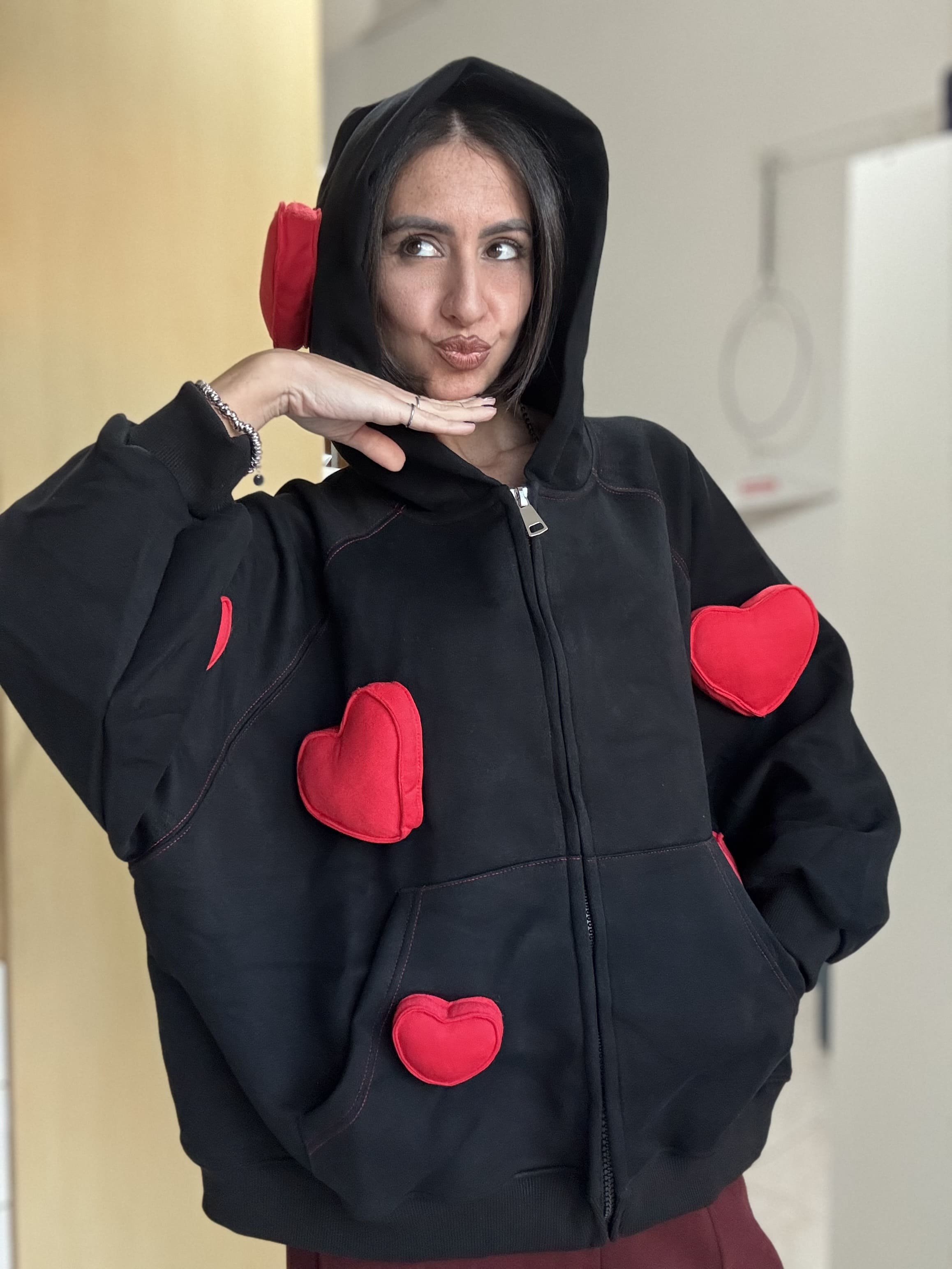 Felpa Oversize da Donna con Zip, Cappuccio e Cuori Imbottiti in Rilievo MOON KISS