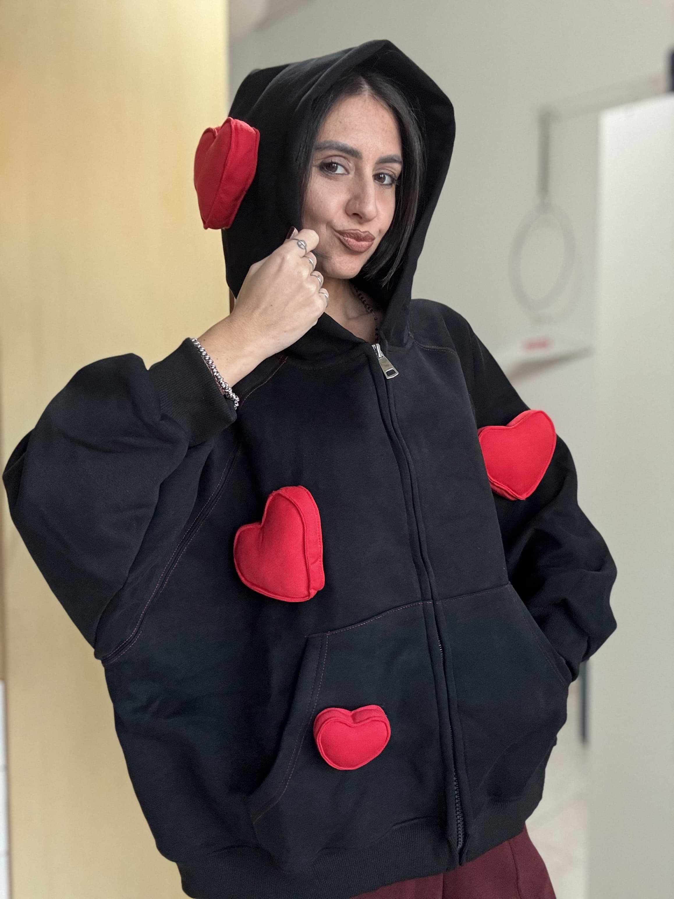 Felpa Oversize da Donna con Zip, Cappuccio e Cuori Imbottiti in Rilievo MOON KISS