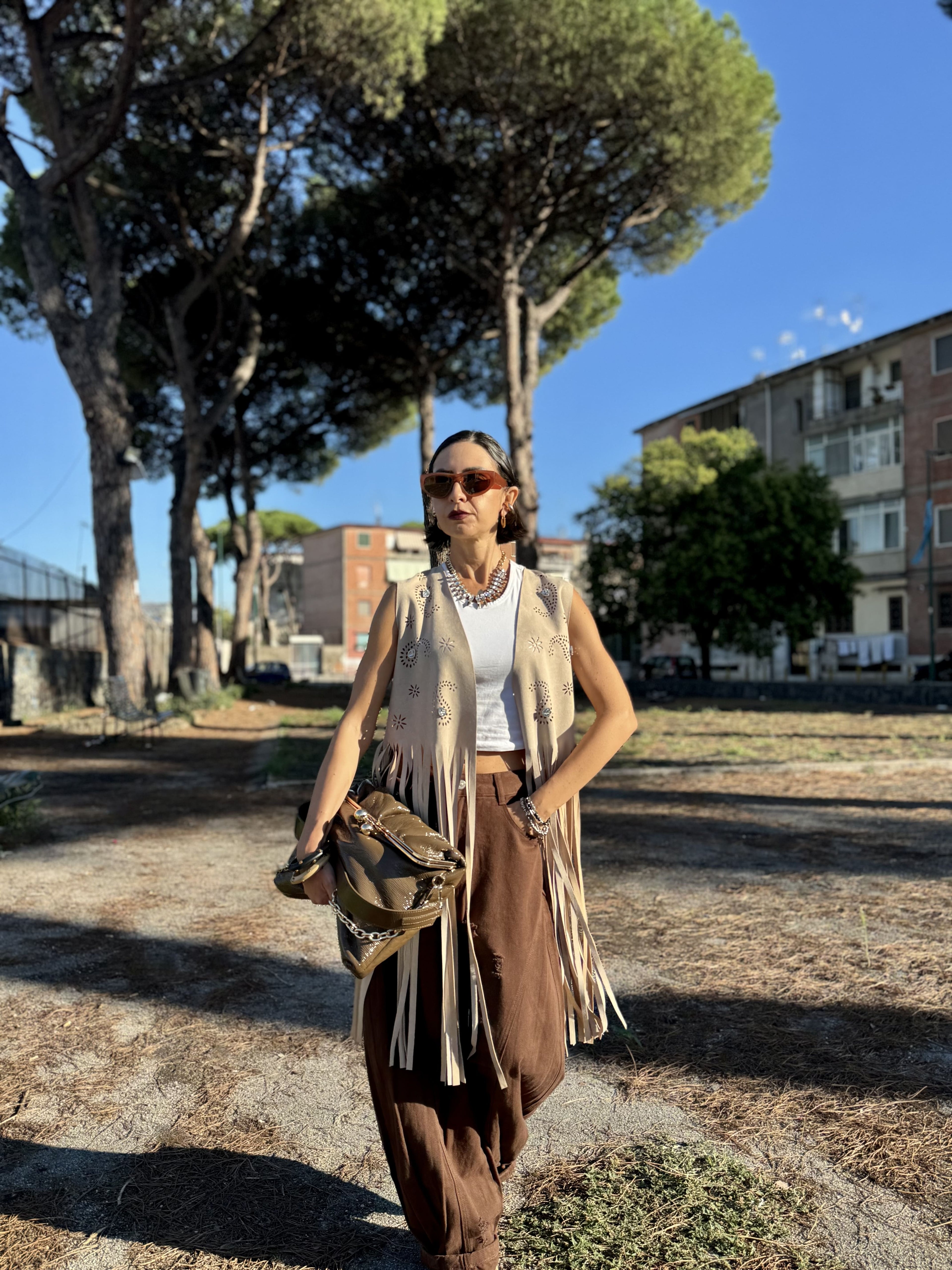Pantalone Balloon in Denim Marrone – 100% Cotone con Dettagli Sfrangiati
