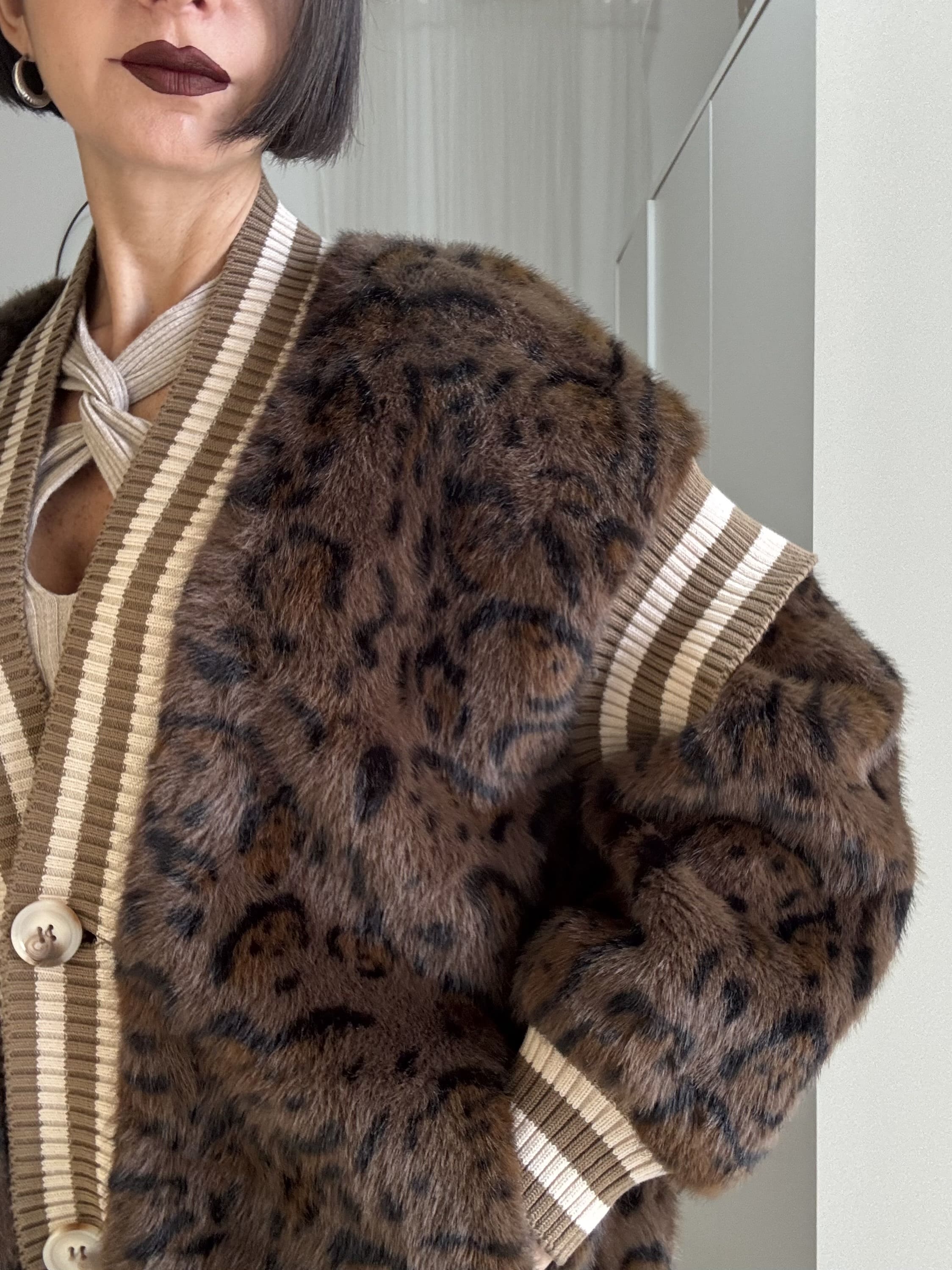 Giubbino Bomber in Eco Fur Oversize – Modello College, Taglia Unica (fino alla 50)